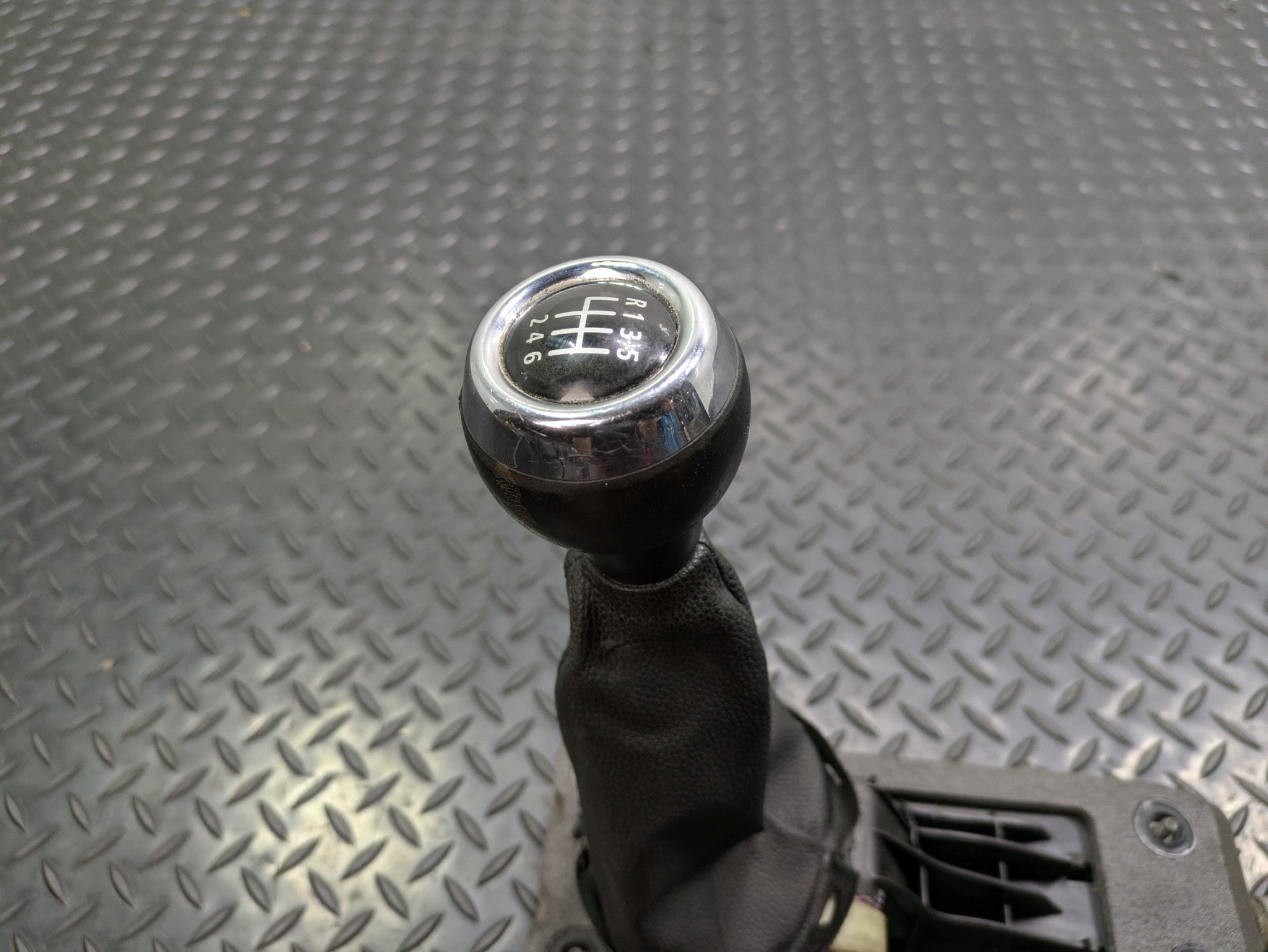 2006 - 2013 OEM MINI COOPER TRANSMISSION GEAR SELECTOR SHIFTER WITH CABLES