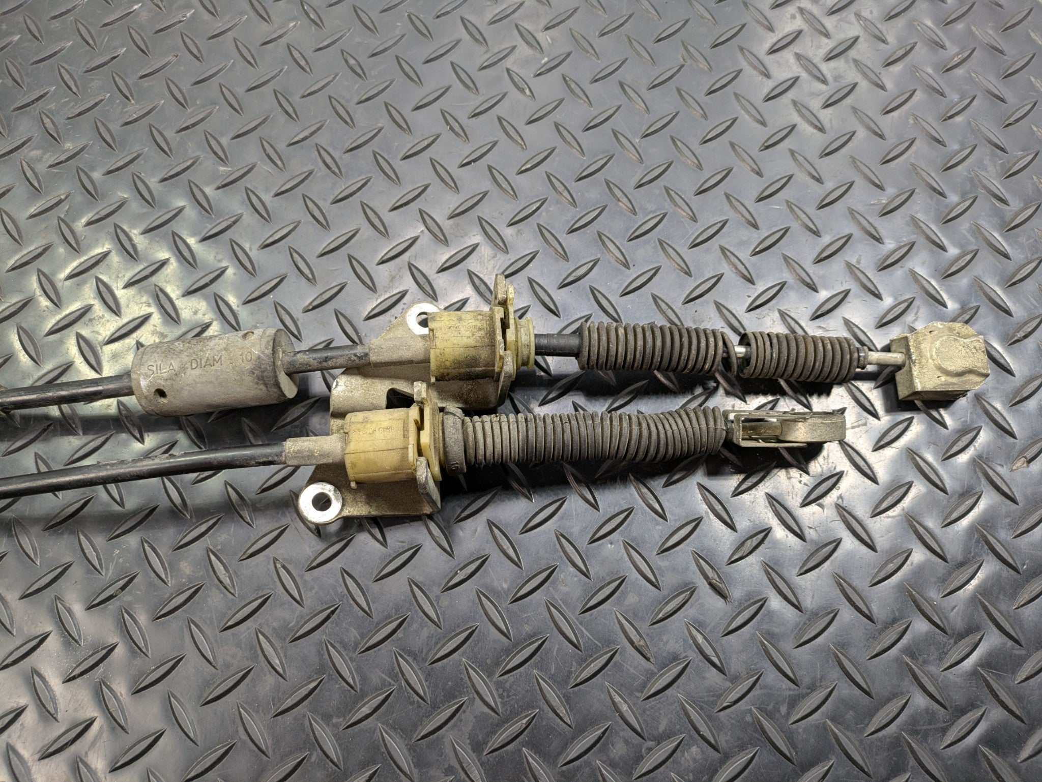 2006 - 2013 OEM MINI COOPER TRANSMISSION GEAR SELECTOR SHIFTER WITH CABLES