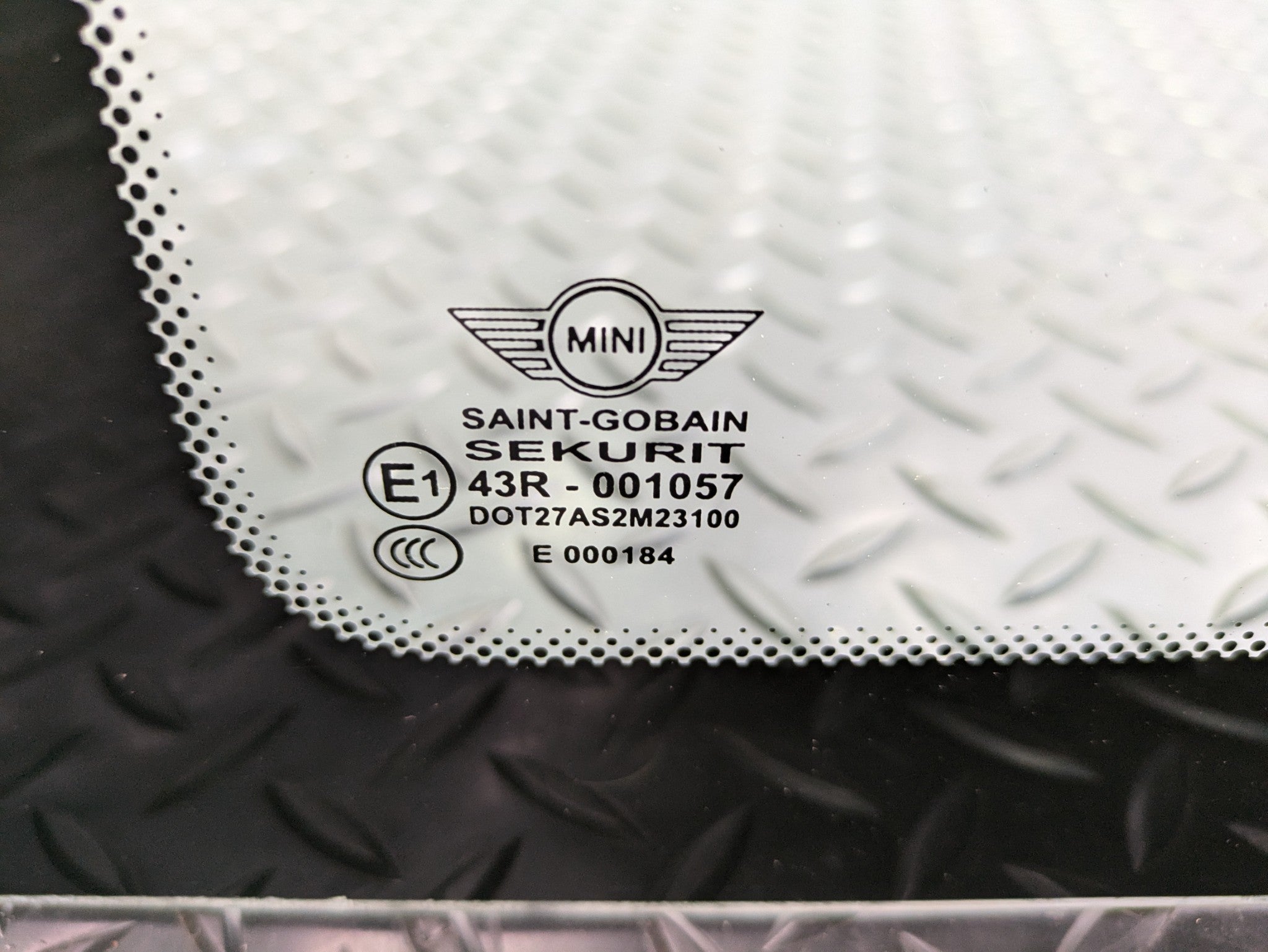 2006 - 2013 OEM MINI COOPER REAR LEFT DRIVER SIDE DOOR WINDOW GLASS