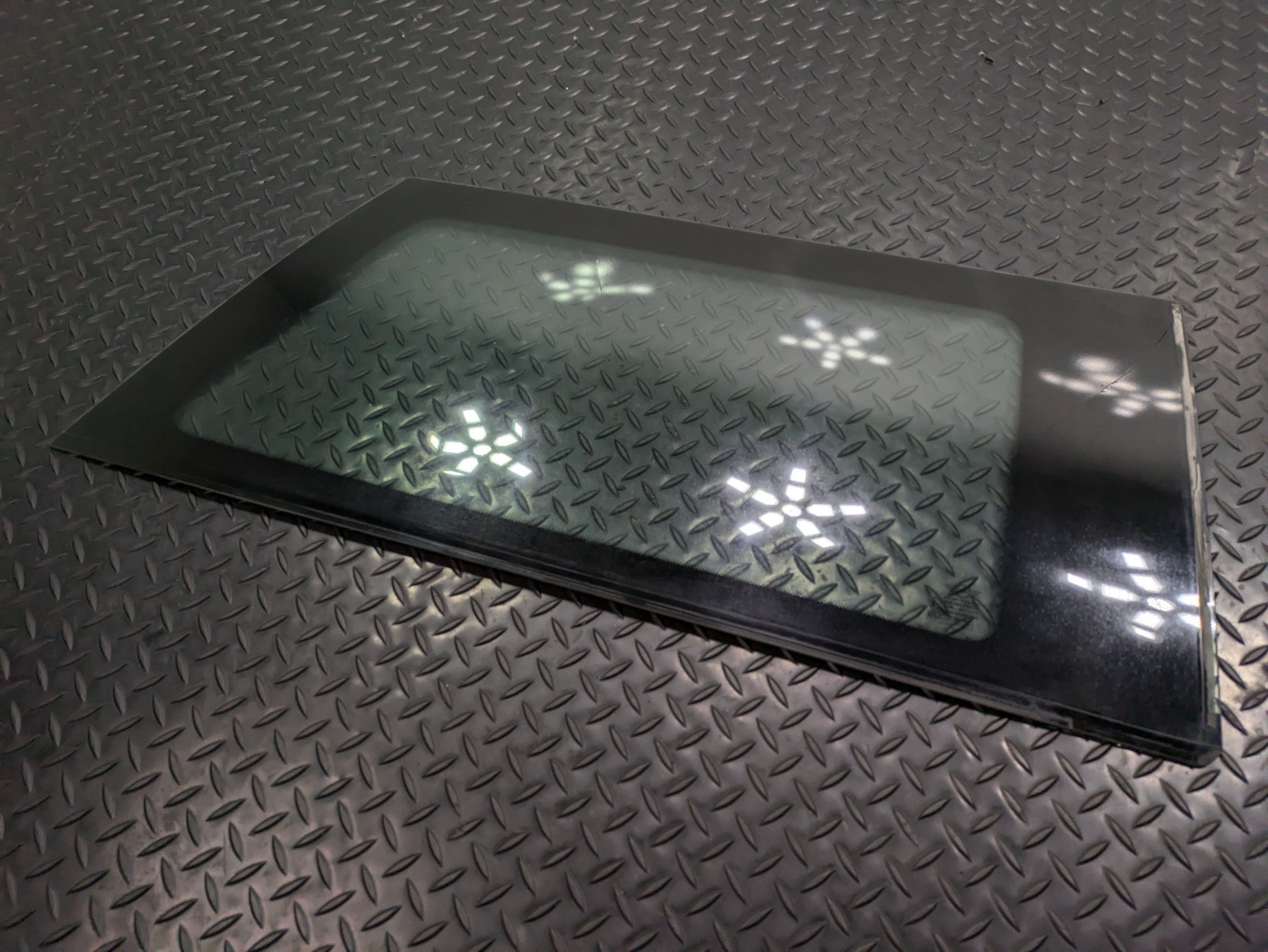 2006 - 2013 OEM MINI COOPER REAR RIGHT PASSENGER SIDE DOOR WINDOW GLASS