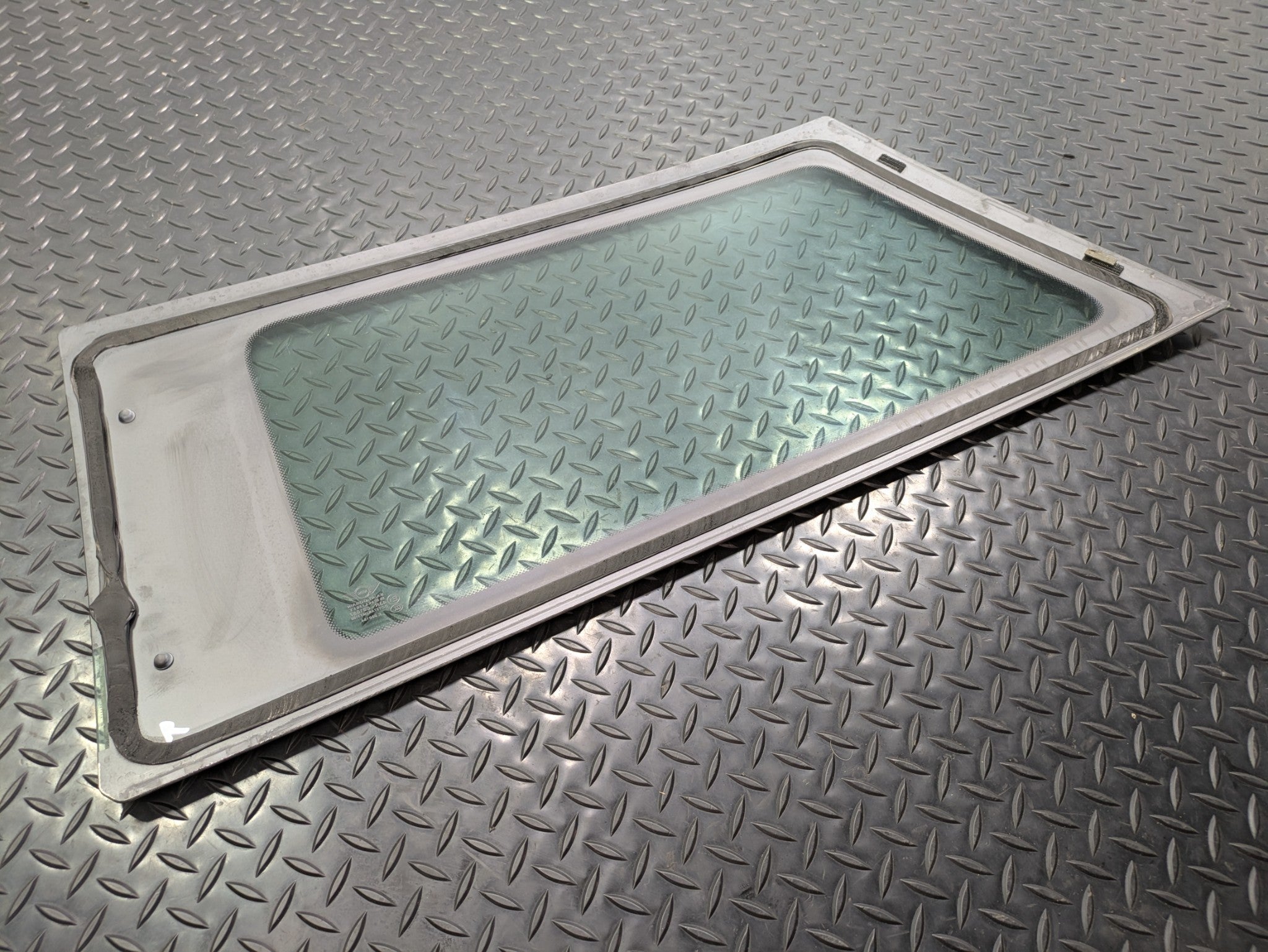 2006 - 2013 OEM MINI COOPER REAR RIGHT PASSENGER SIDE DOOR WINDOW GLASS