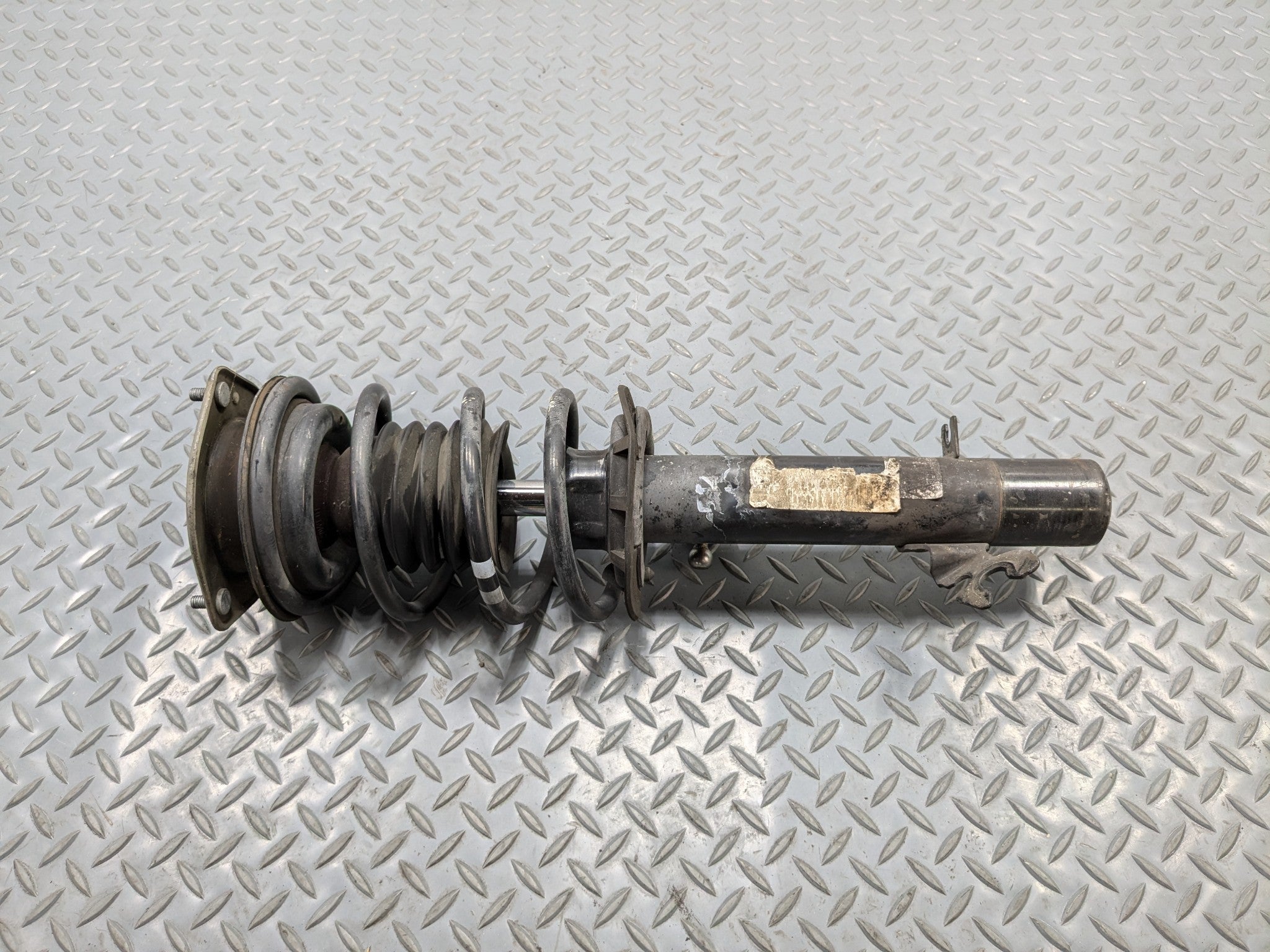 2006 - 2013 OEM MINI COOPER FRONT RIGHT SIDE SUSPENSION SHOCK STRUT ASSEMBLY