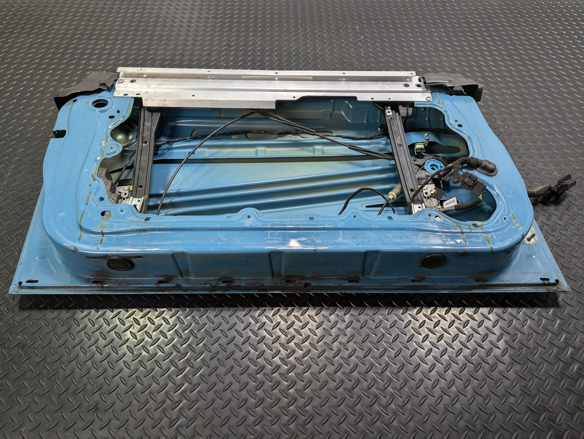 2006 - 2013 OEM MINI COOPER FRONT LEFT SIDE DOOR SHELL PANEL MODERATE BLUE