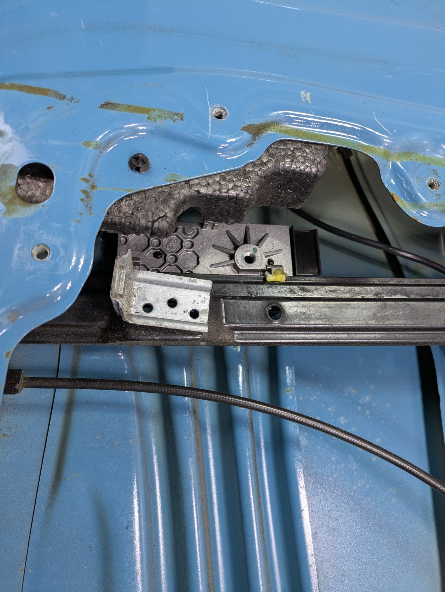 2006 - 2013 OEM MINI COOPER FRONT LEFT SIDE DOOR SHELL PANEL MODERATE BLUE