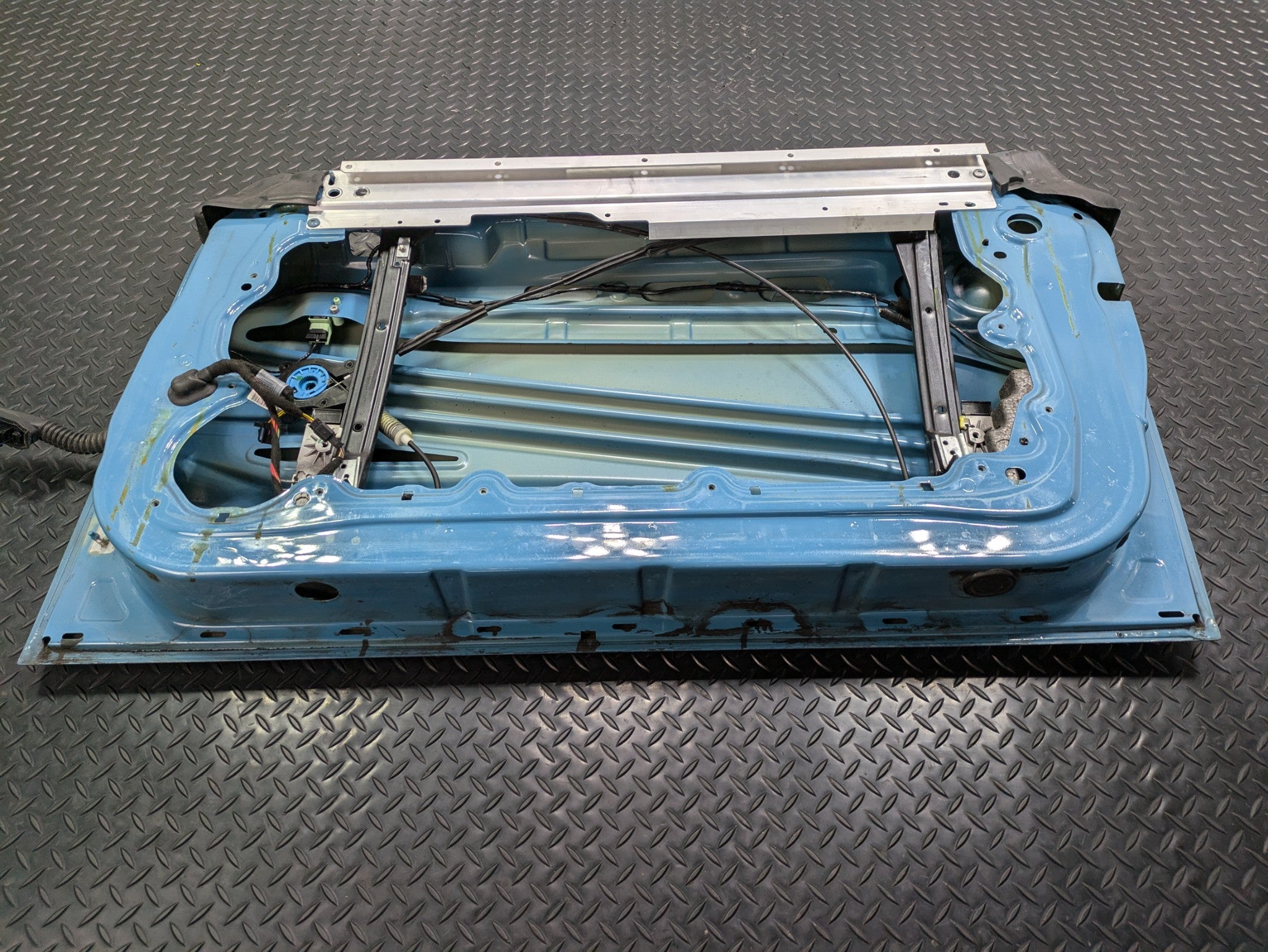 2006 - 2013 OEM MINI COOPER FRONT RIGHT SIDE DOOR SHELL PANEL MODERATE BLUE