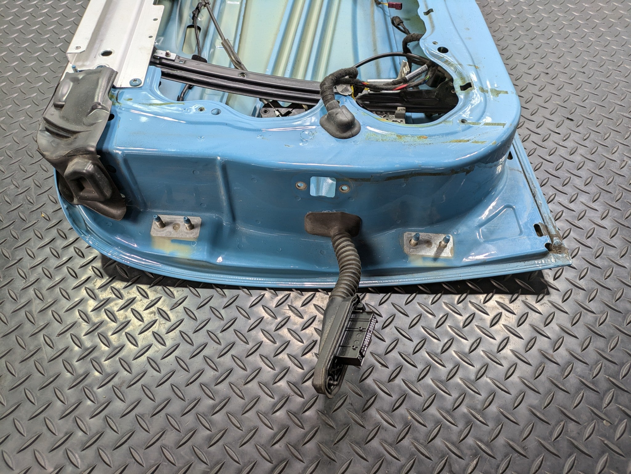 2006 - 2013 OEM MINI COOPER FRONT RIGHT SIDE DOOR SHELL PANEL MODERATE BLUE