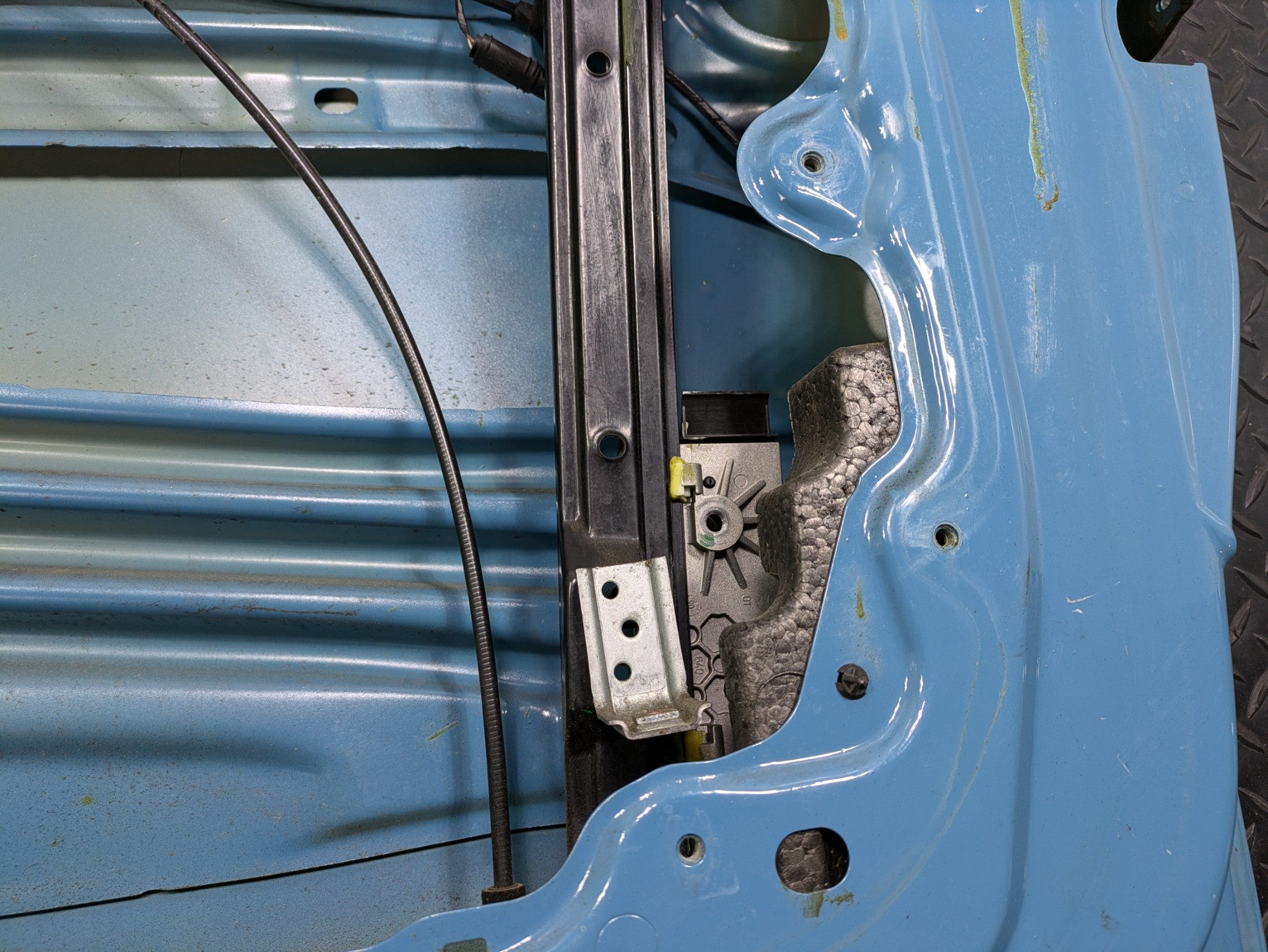 2006 - 2013 OEM MINI COOPER FRONT RIGHT SIDE DOOR SHELL PANEL MODERATE BLUE