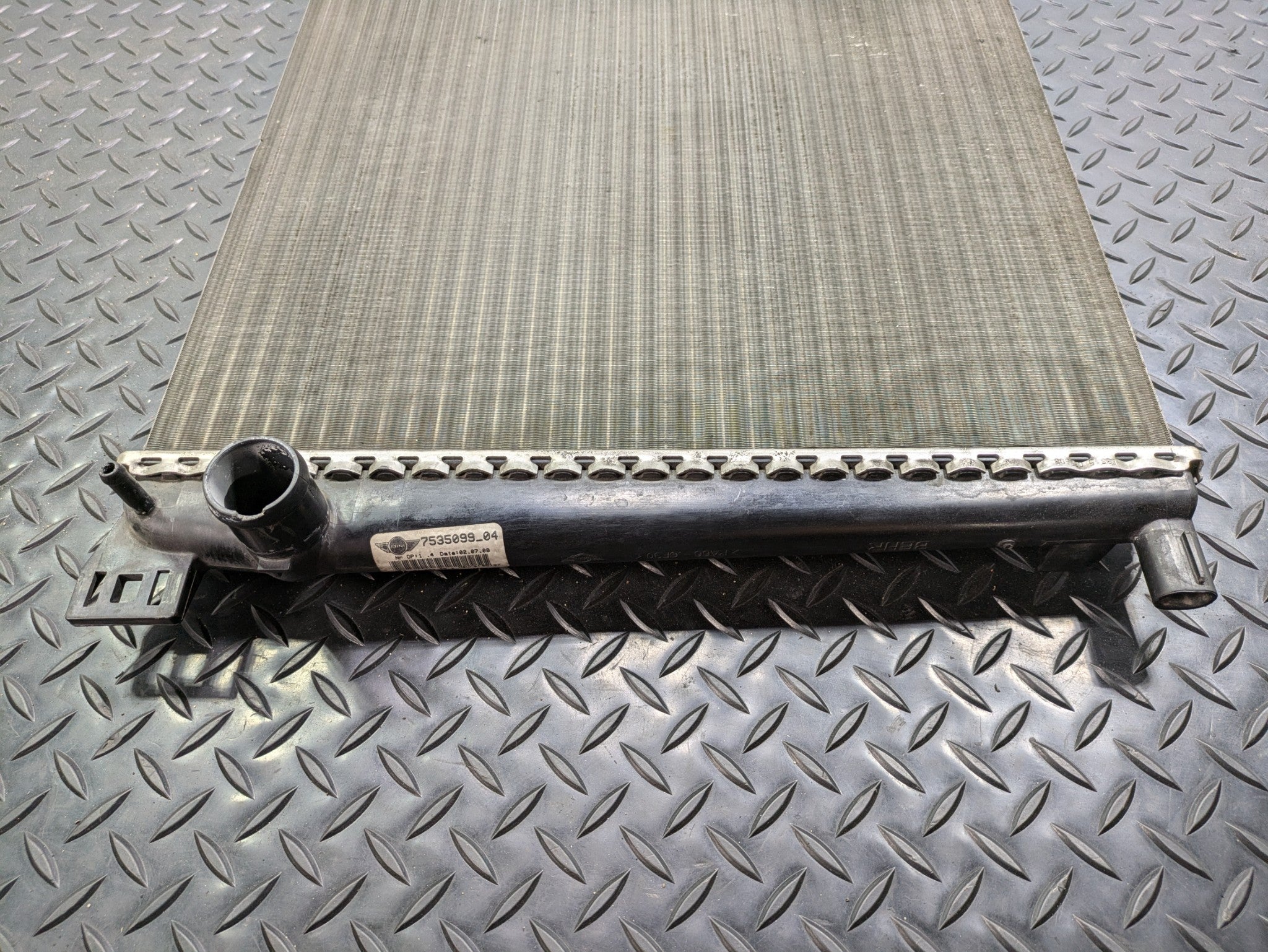 2006 - 2013 OEM MINI COOPER FRONT ENGINE MOTOR COOLING RADIATOR COMPONENT