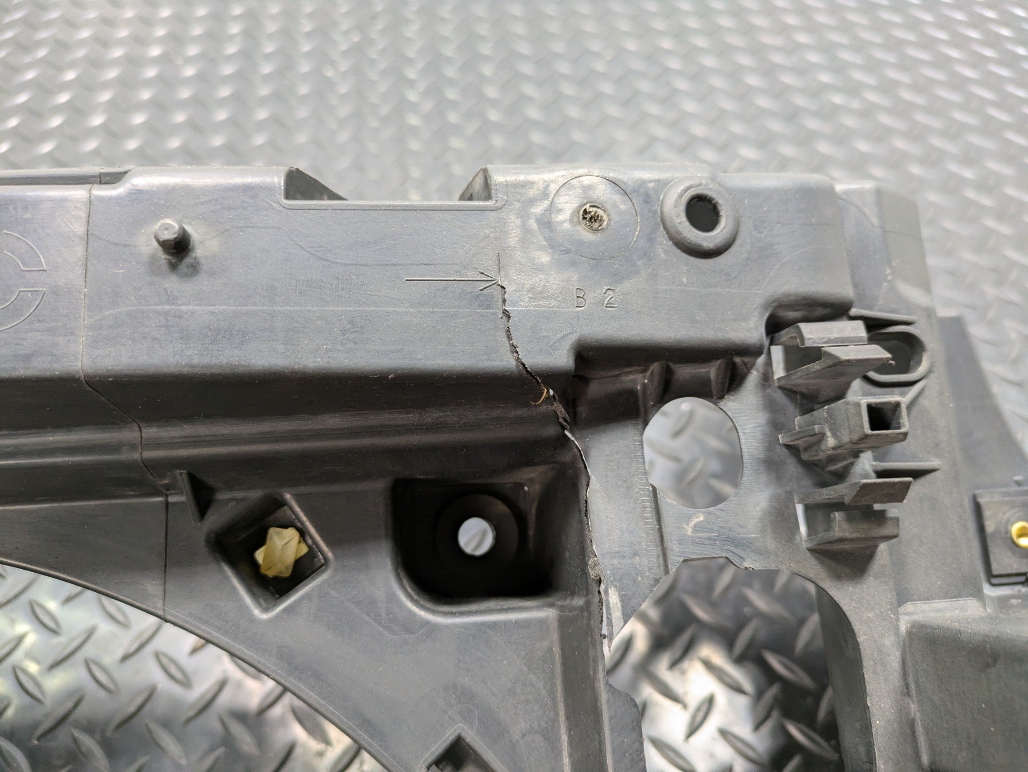 2006 - 2013 OEM MINI COOPER RADIATOR SUPPORT FRONT HEADER PANEL ASSEMBLY