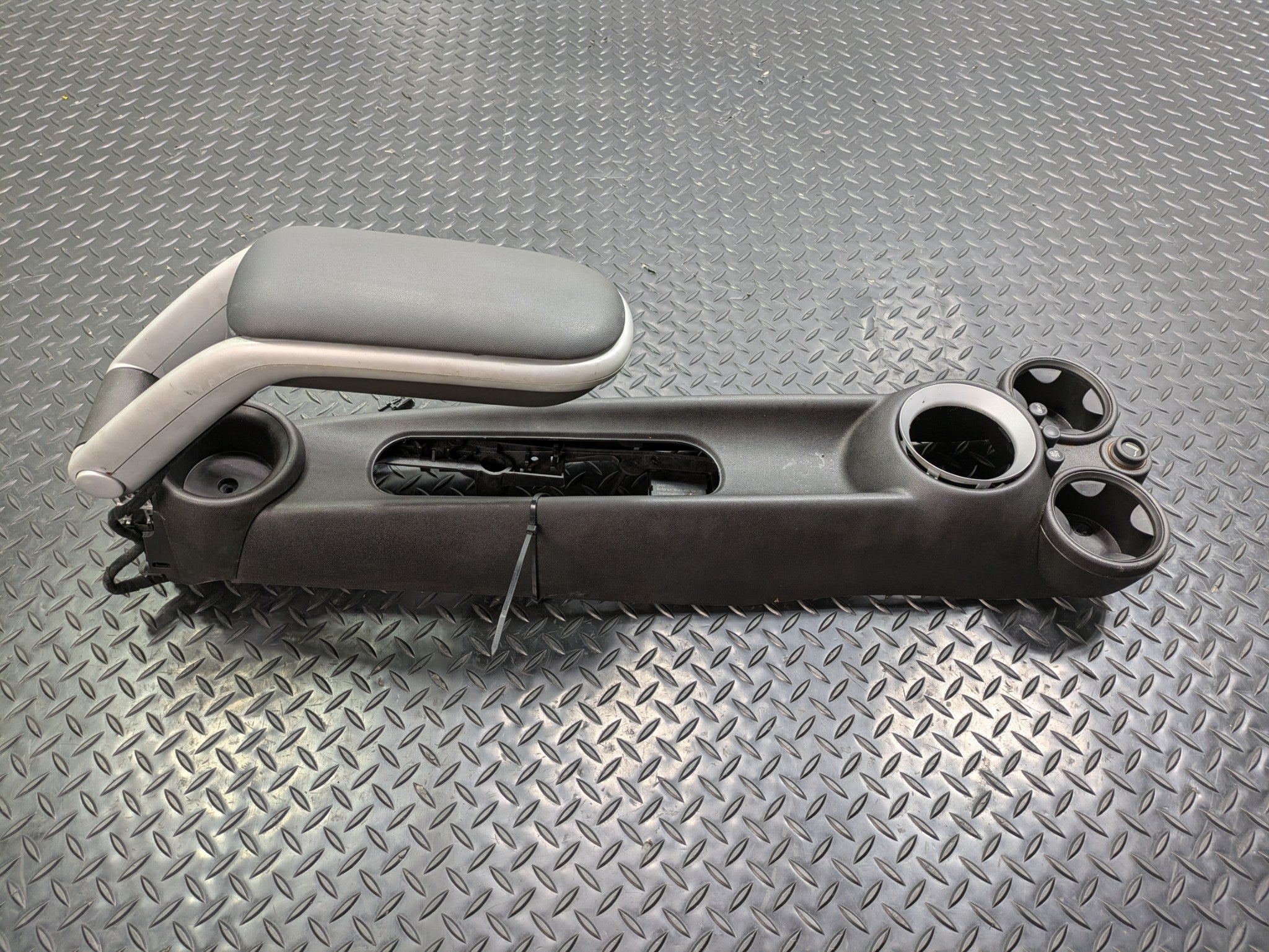 2006 - 2013 OEM MINI COOPER CENTER CONSOLE ARMREST WITH CUP HOLDER TRIM PANEL