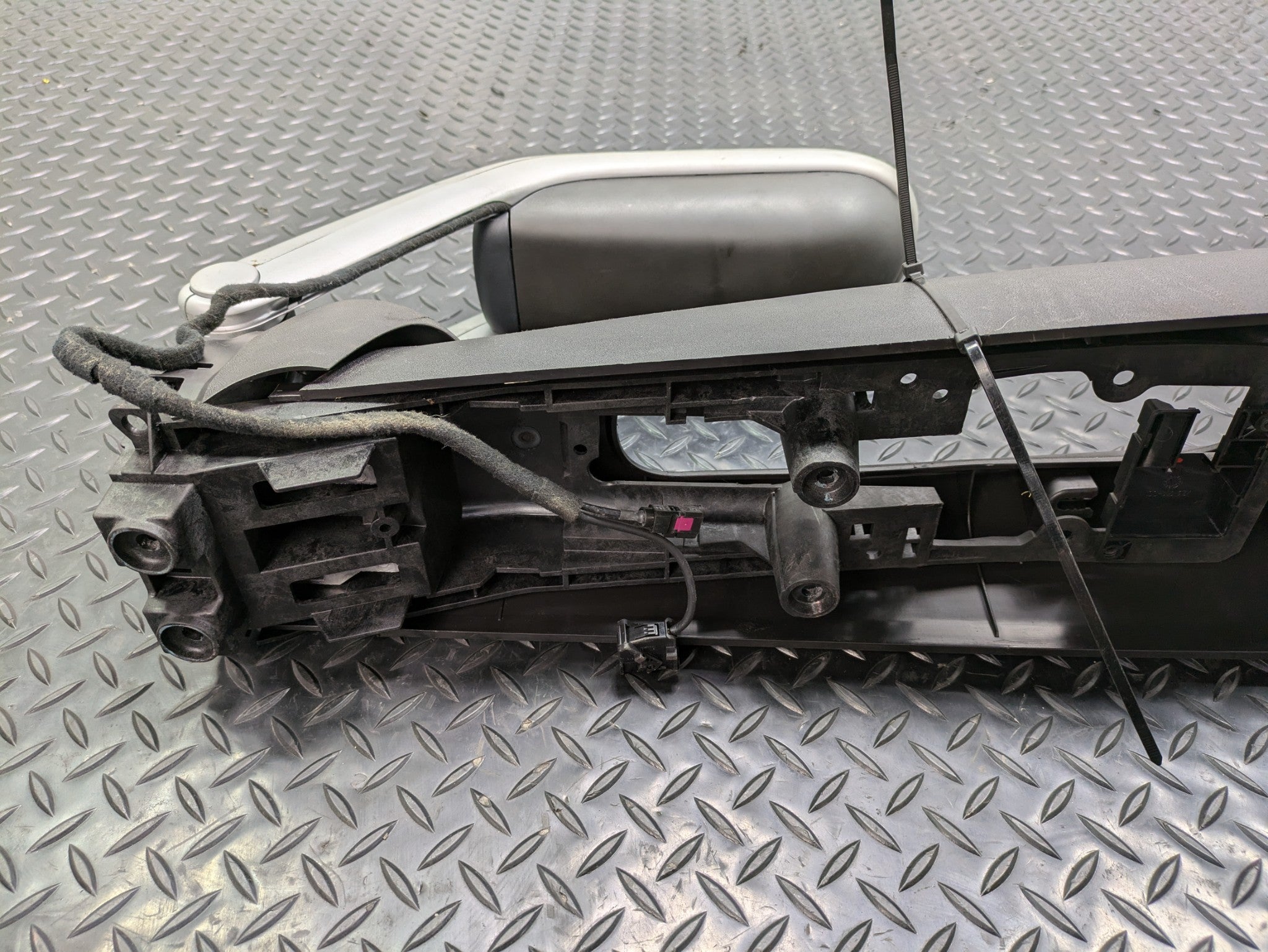 2006 - 2013 OEM MINI COOPER CENTER CONSOLE ARMREST WITH CUP HOLDER TRIM PANEL