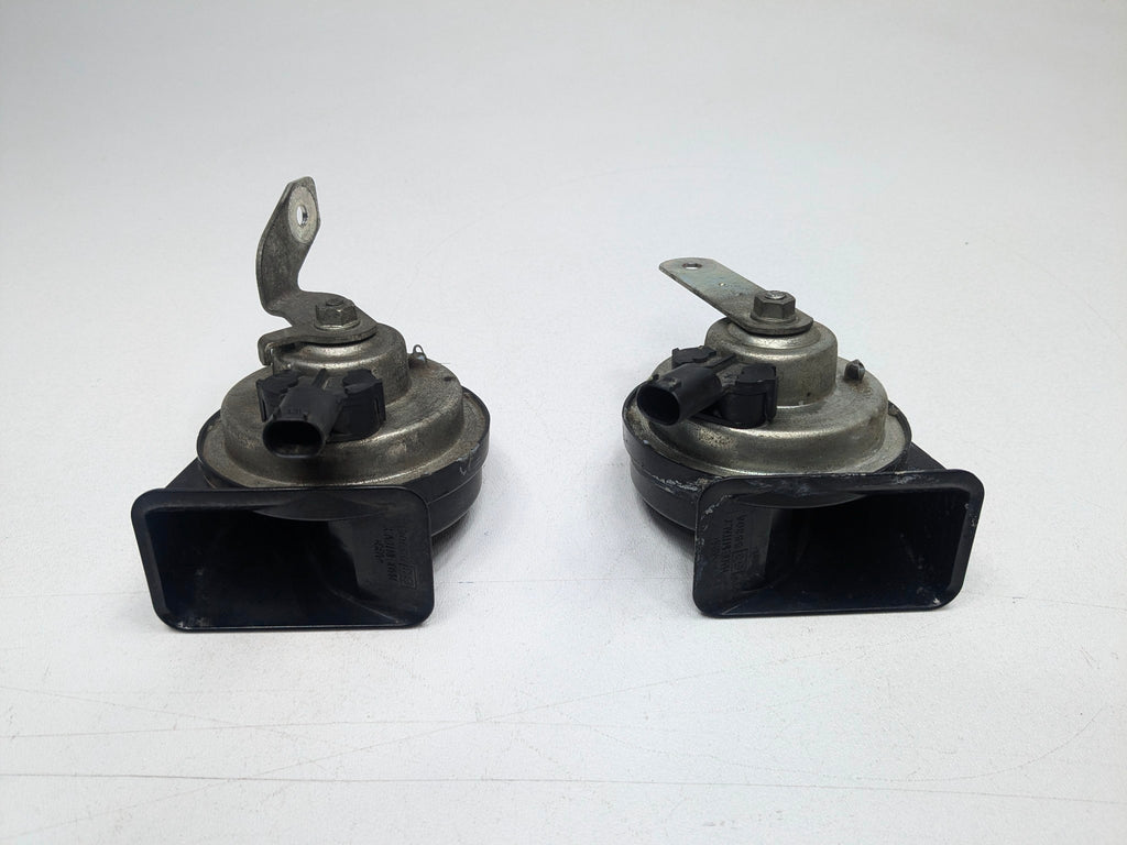 06 - 13 OEM MINI COOPER LEFT AND RIGHT SIDE HIGH-LOW NOTE TONE SAFETY HORN SET