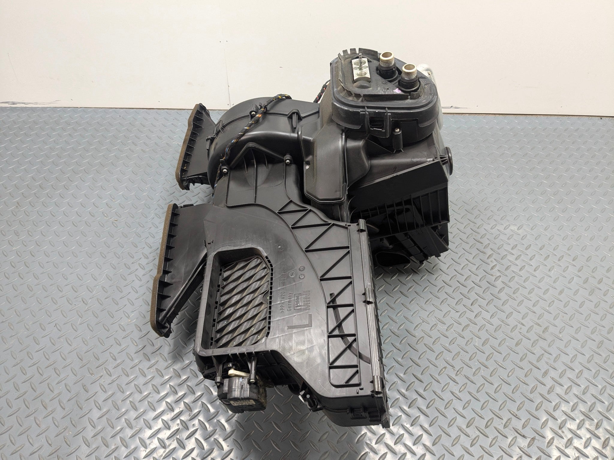 2006 - 2013 OEM MINI COOPER AIR CONDITION HEATER AC CORE BOX EVAPORATOR ASSEMBLY