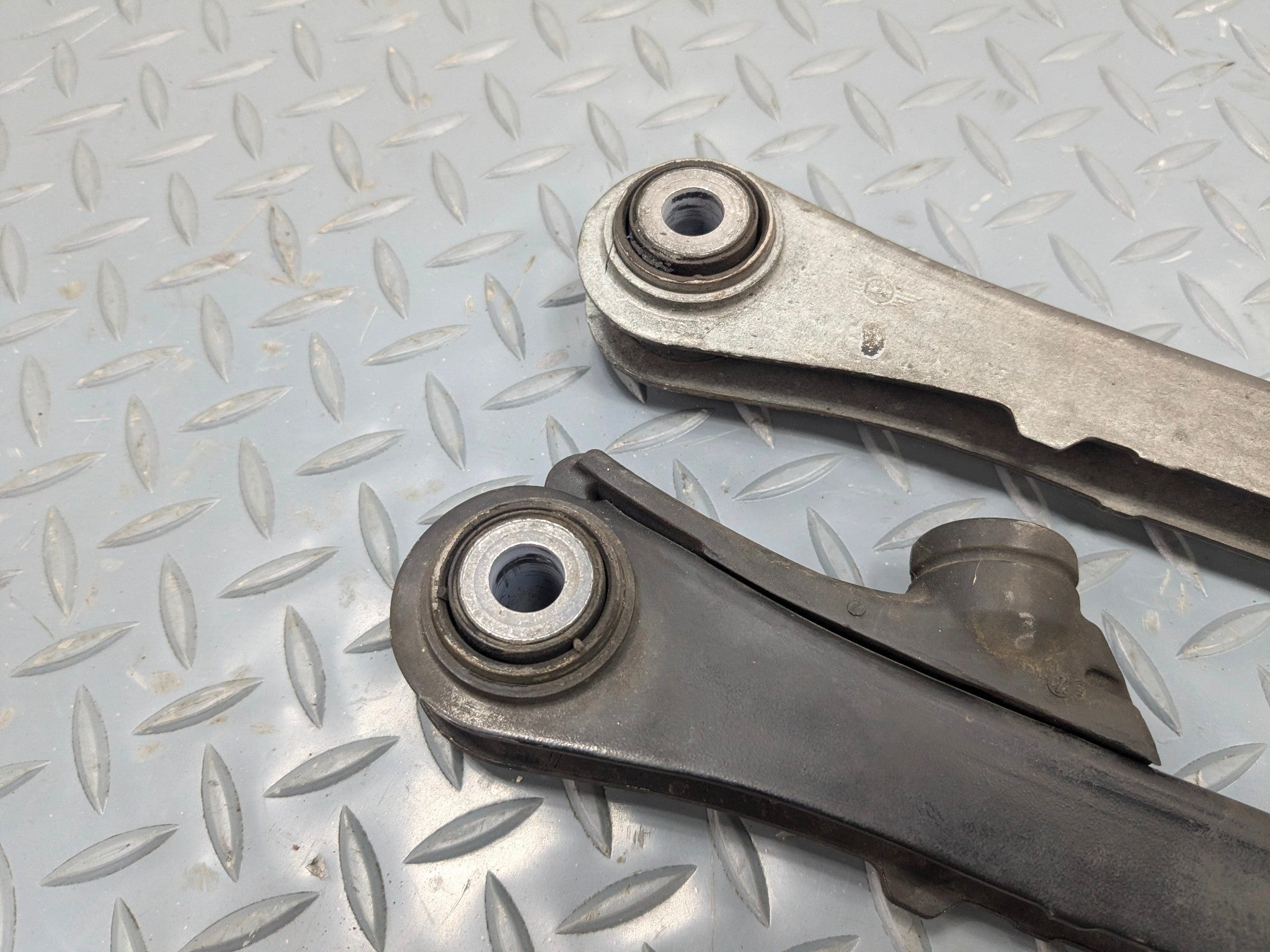 2006 - 2013 OEM MINI COOPER REAR RIGHT PASSENGER SIDE LOWER CONTROL ARM SUPPORT