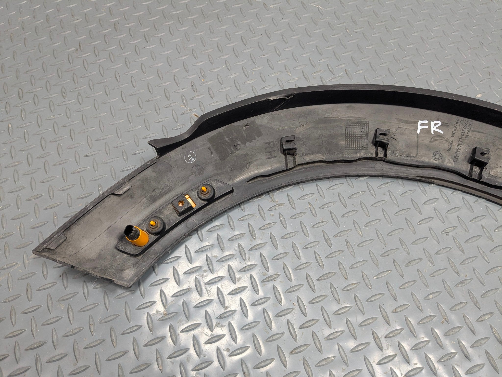 2006 - 2013 OEM MINI COOPER FRONT RIGHT SIDE FENDER FLARE BODY MOLDING TRIM