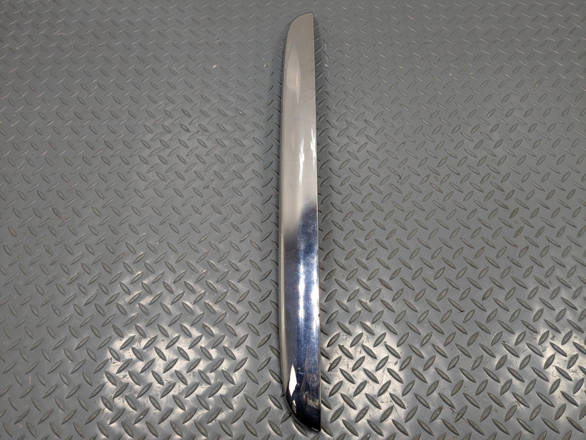 2006 - 2013 OEM MINI COOPER REAR TRUNK LID LICENSE PLATE LIGHT BODY MOLDING TRIM