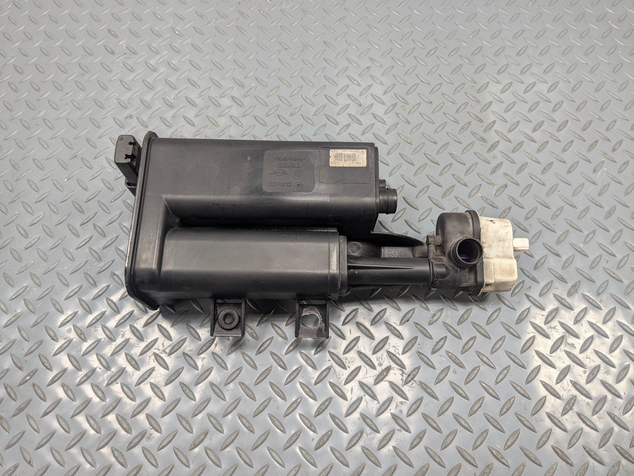 06 - 13 OEM MINI COOPER FUEL GAS CHARCOAL VAPOR EVAPORATOR EVAP CANISTER SYSTEM