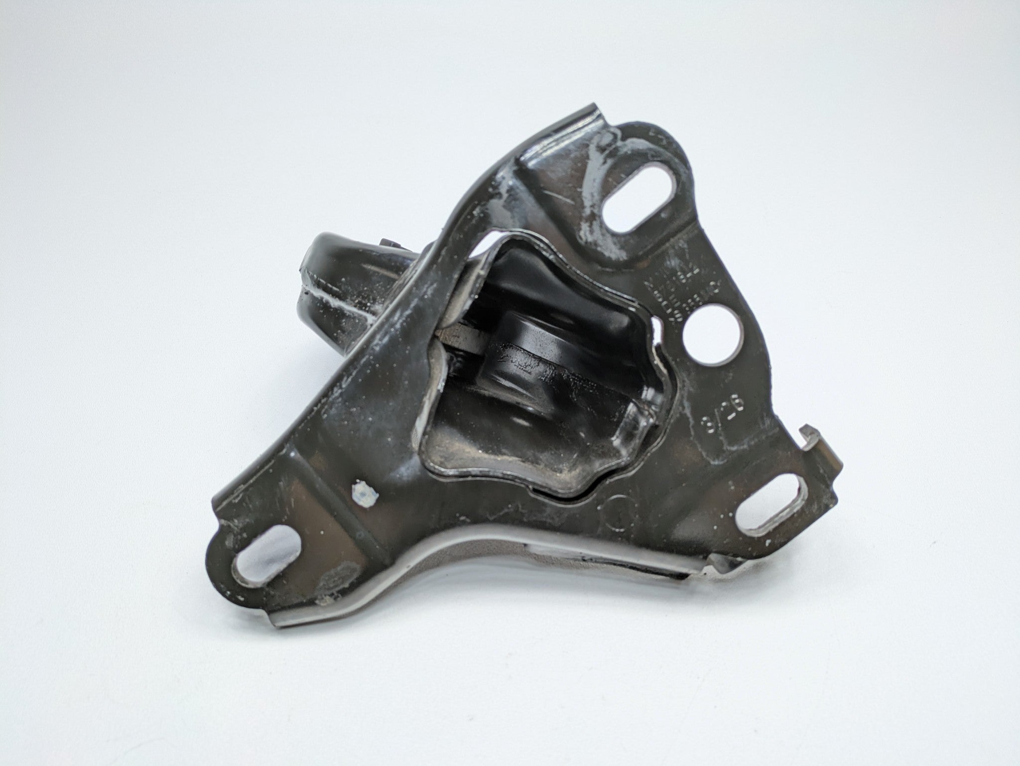 2006 - 2013 OEM MINI COOPER REAR RIGHT PASSENGER SIDE TRAILING ARM BRACKET