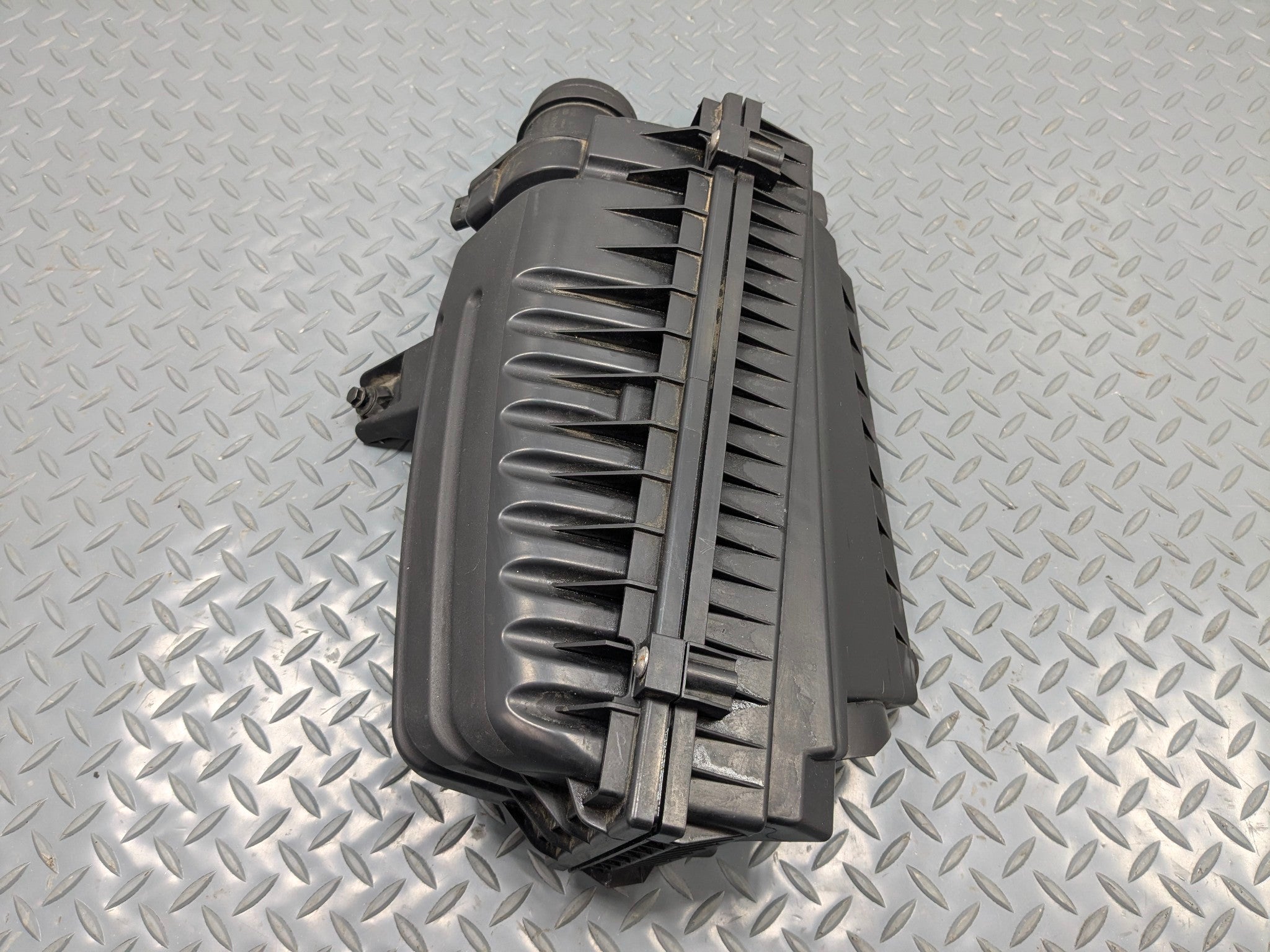 2006 - 2013 OEM MINI COOPER ENGINE AIR CLEANER FILTER HOUSING BOX