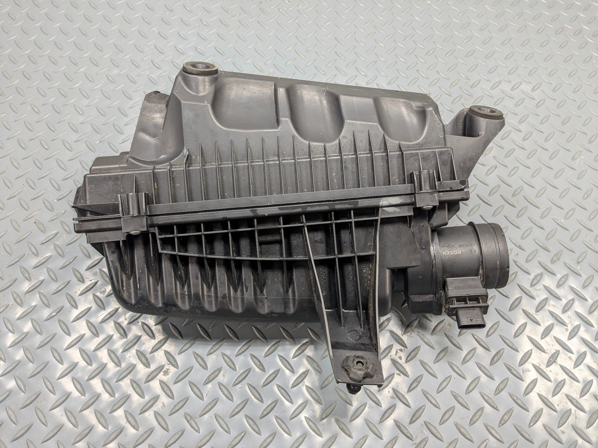 2006 - 2013 OEM MINI COOPER ENGINE AIR CLEANER FILTER HOUSING BOX