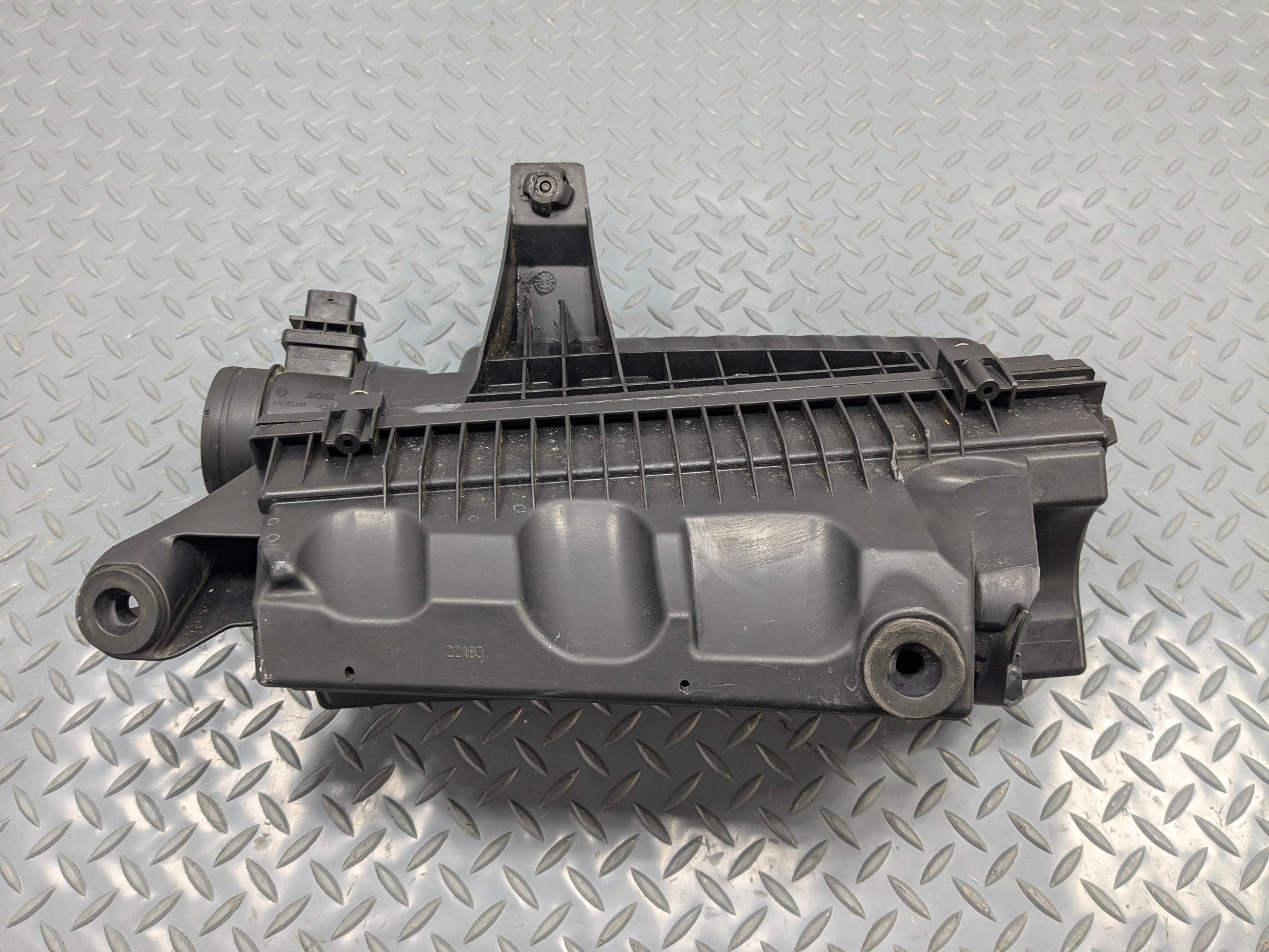 2006 - 2013 OEM MINI COOPER ENGINE AIR CLEANER FILTER HOUSING BOX