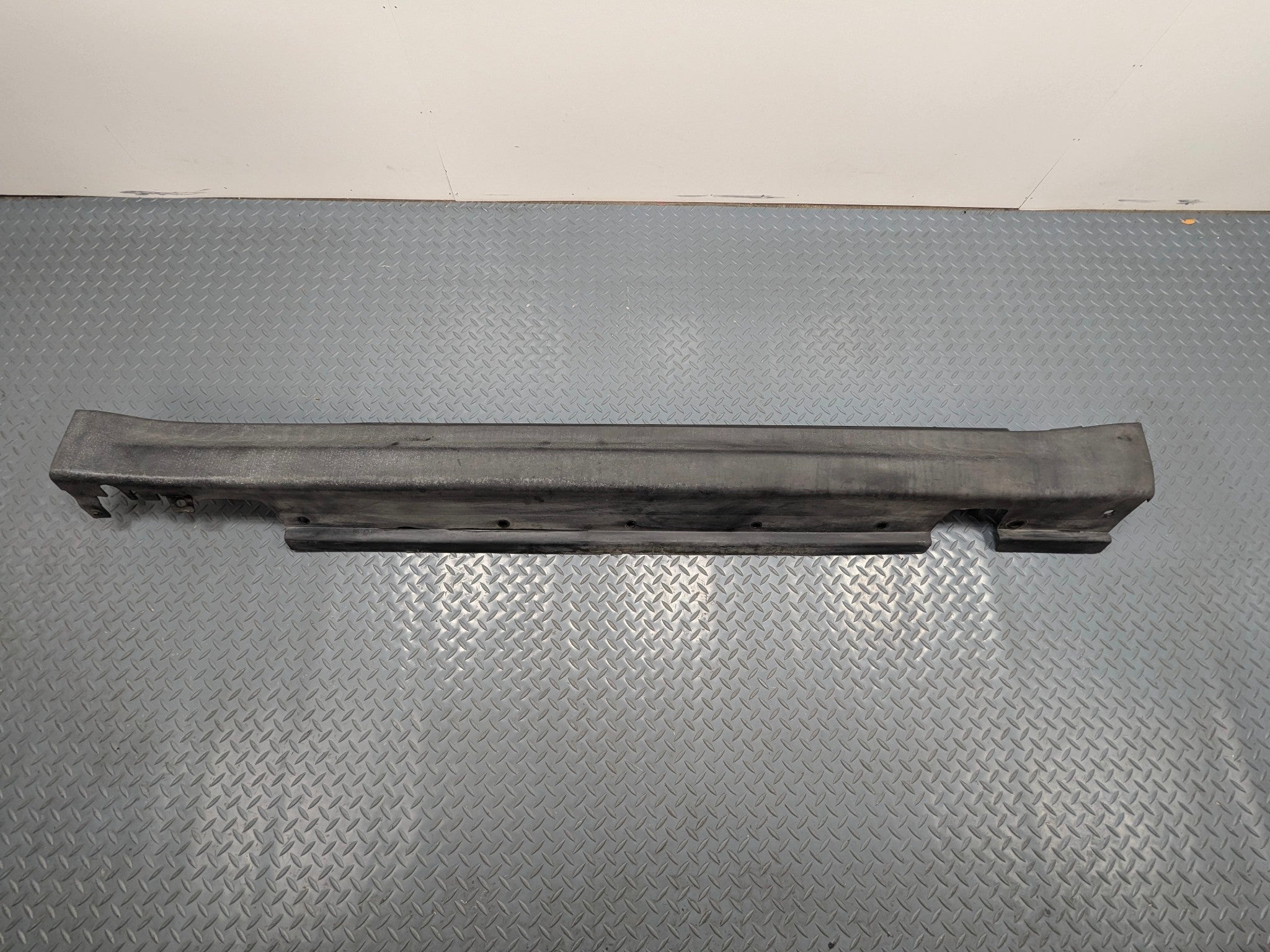 2006 - 2013 OEM MINI COOPER RIGHT PASSENGER SIDE ROCKER PANEL MOLDING