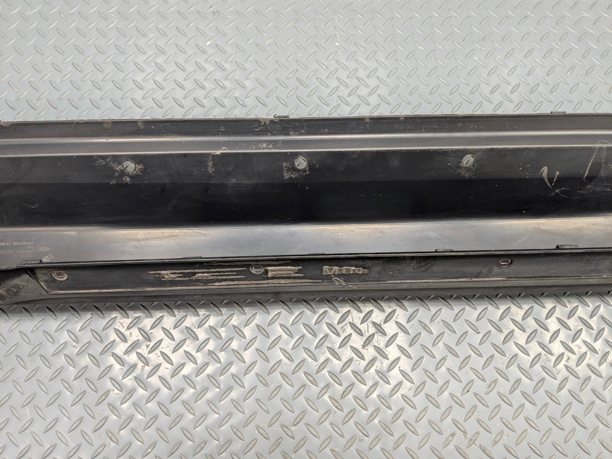 2006 - 2013 OEM MINI COOPER RIGHT PASSENGER SIDE ROCKER PANEL MOLDING