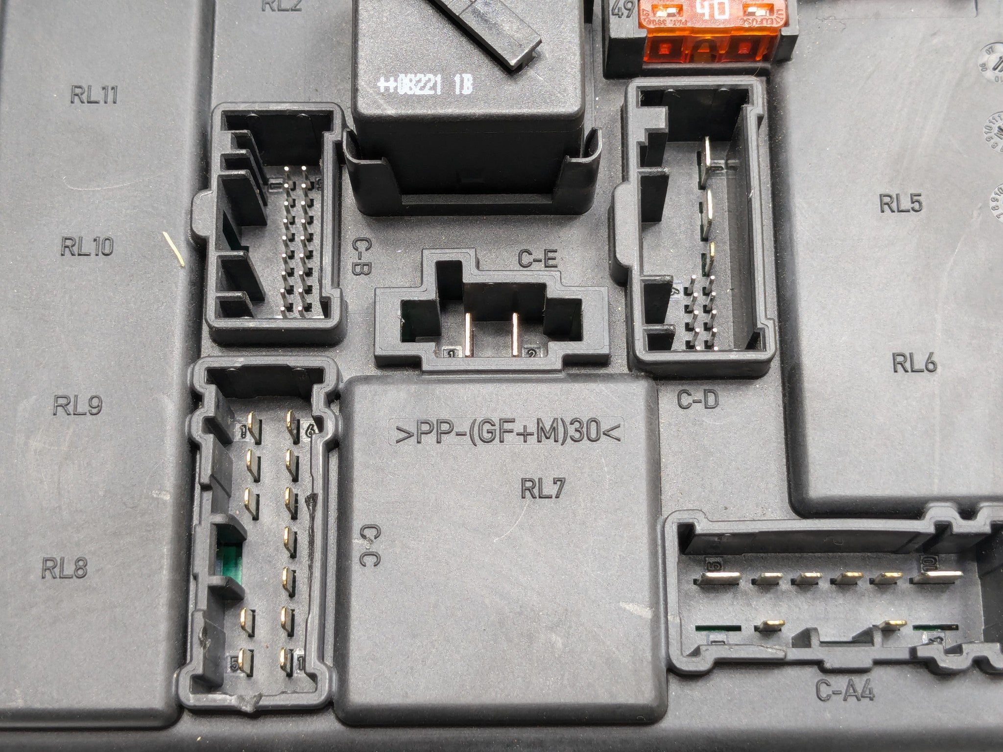 2006 - 2013 OEM MINI COOPER POWER DISTRIBUTION JUNCTION FUSE BOX
