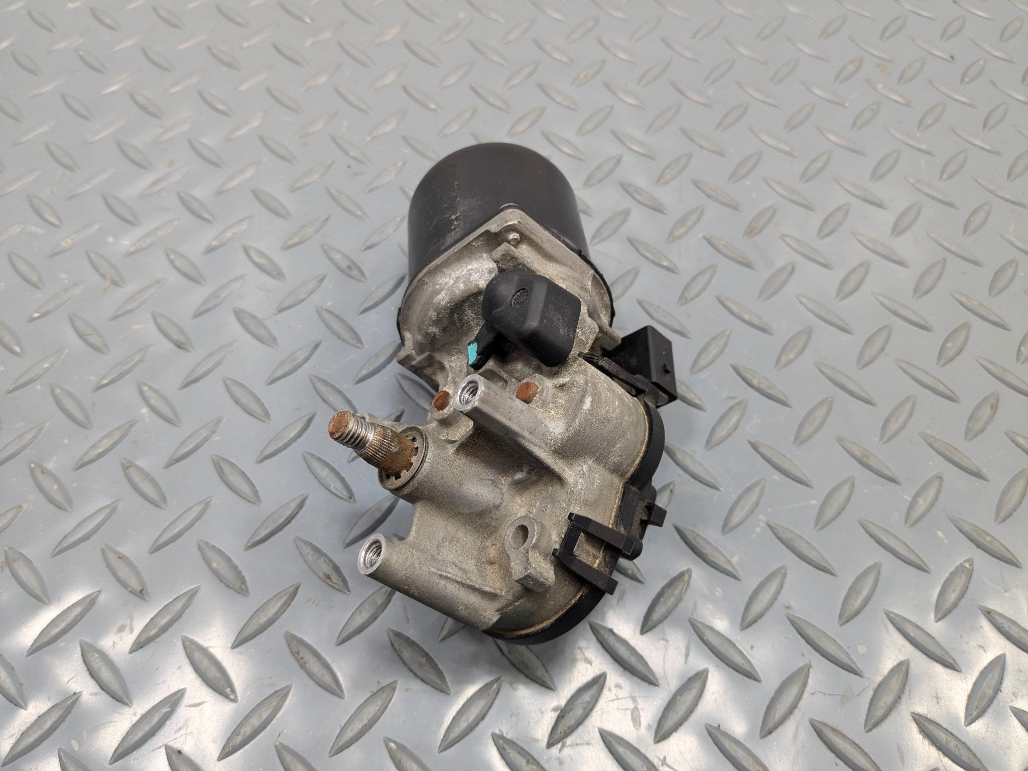 2006 - 2013 OEM MINI COOPER FRONT WINDSHIELD WASHER WIPER MOTOR