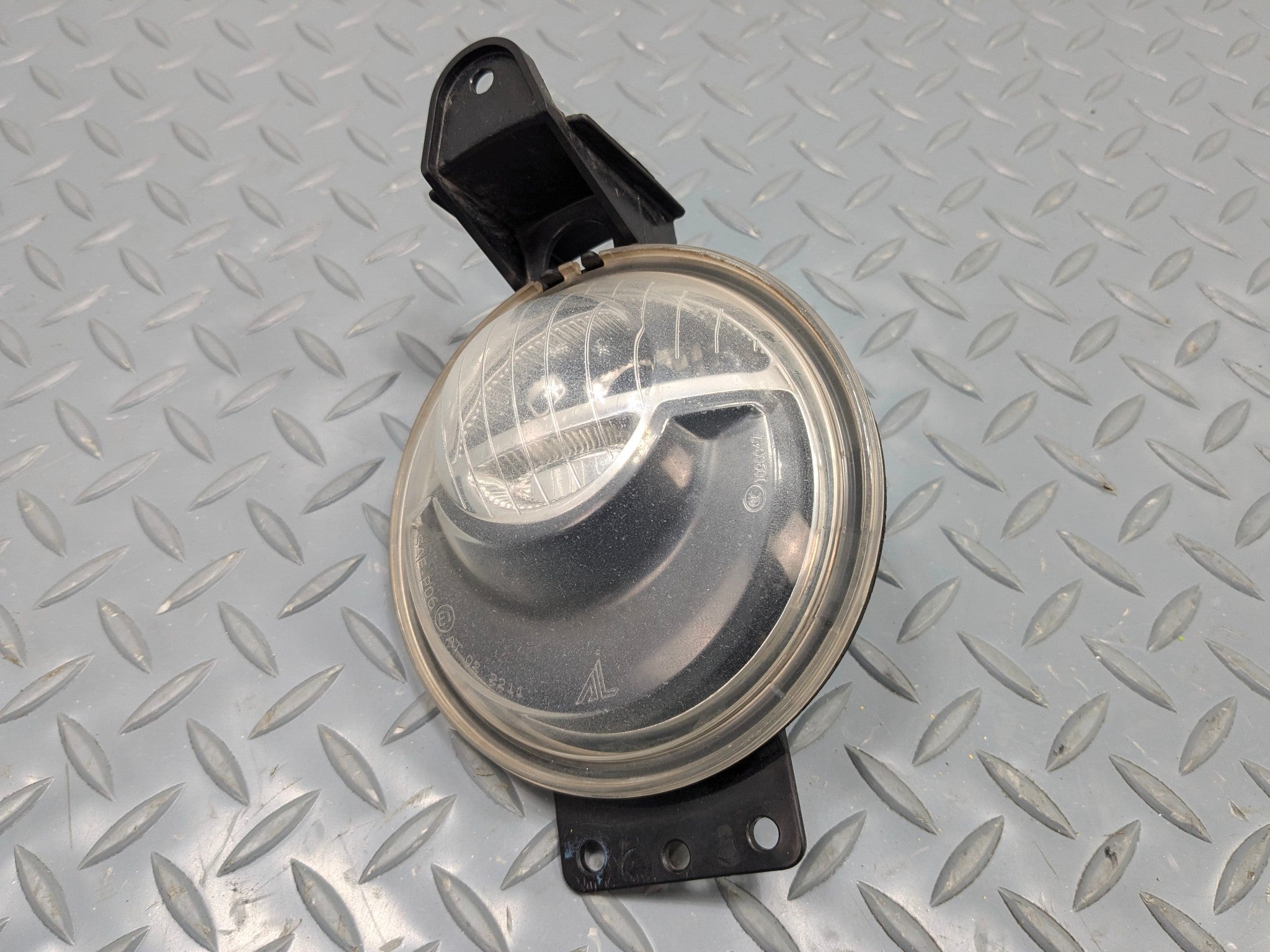 2006 - 2013 OEM MINI COOPER FRONT LEFT DRIVER SIDE FOG LIGHT ASSEMBLY