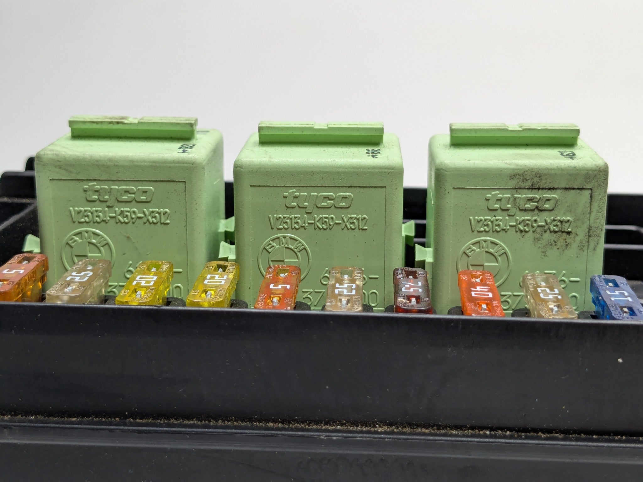 2006 - 2013 OEM MINI COOPER ENGINE RELAY JUNCTION BLOCK FUSE BOX