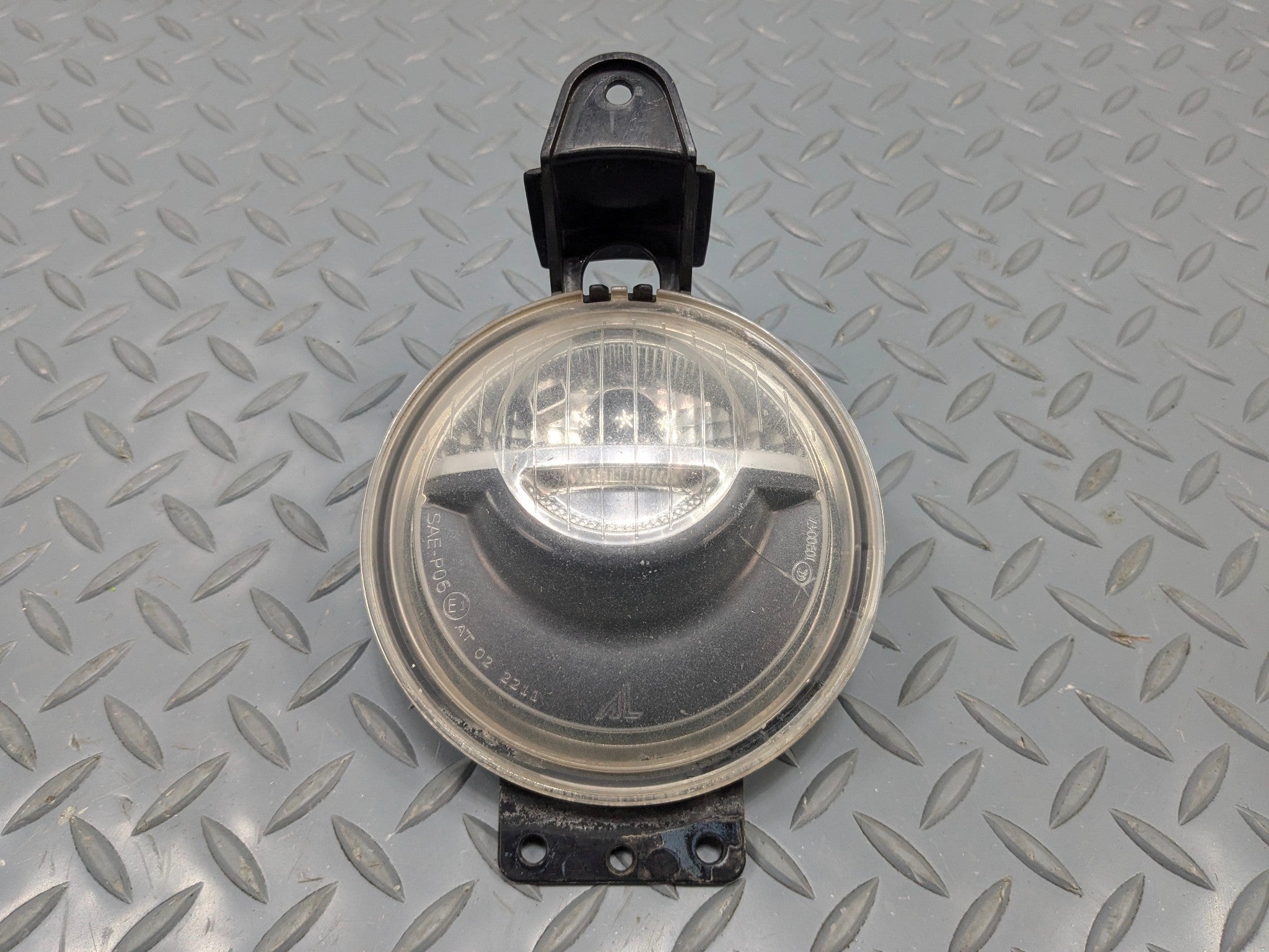 2006 - 2013 OEM MINI COOPER FRONT RIGHT PASSENGER SIDE FOG LIGHT ASSEMBLY