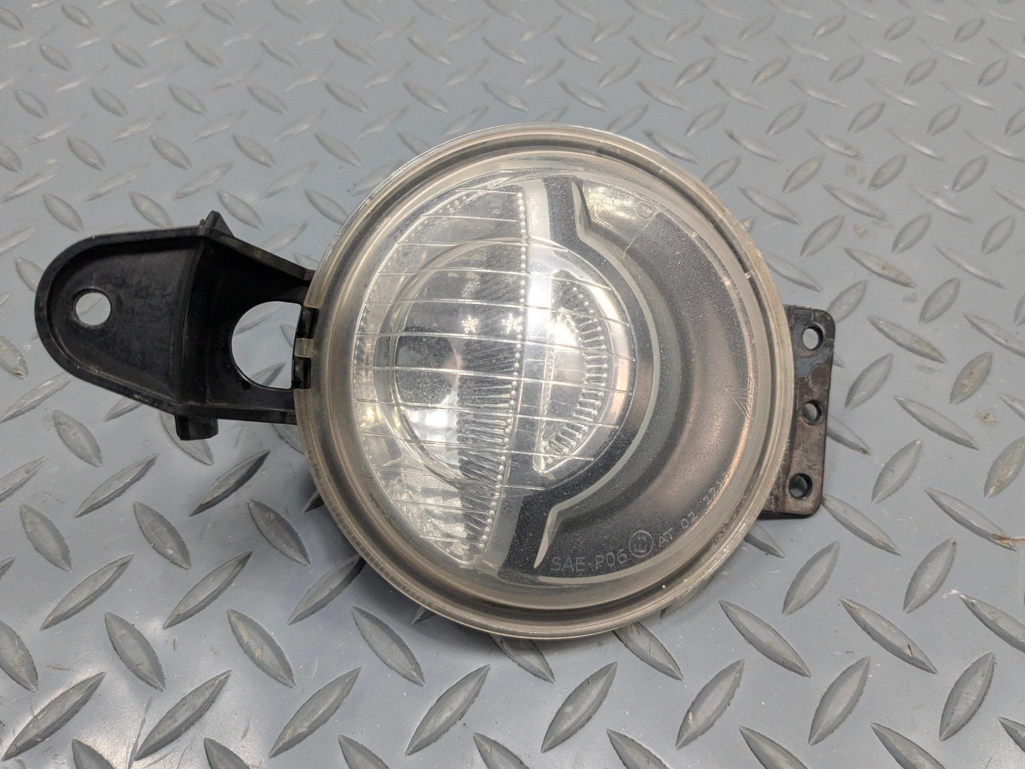 2006 - 2013 OEM MINI COOPER FRONT RIGHT PASSENGER SIDE FOG LIGHT ASSEMBLY