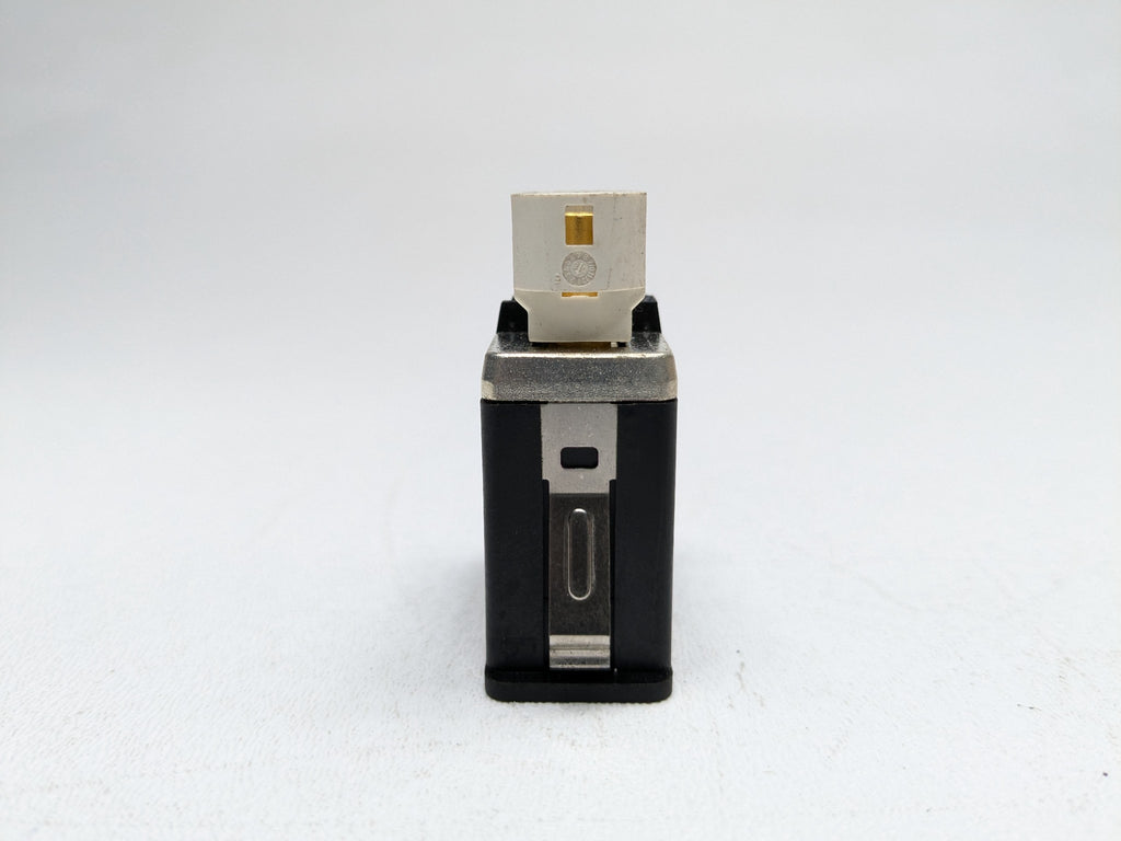 2006 - 2013 OEM MINI COOPER DASH LOWER AUX PORT USB PLUG INPUT JACK CONNECTOR