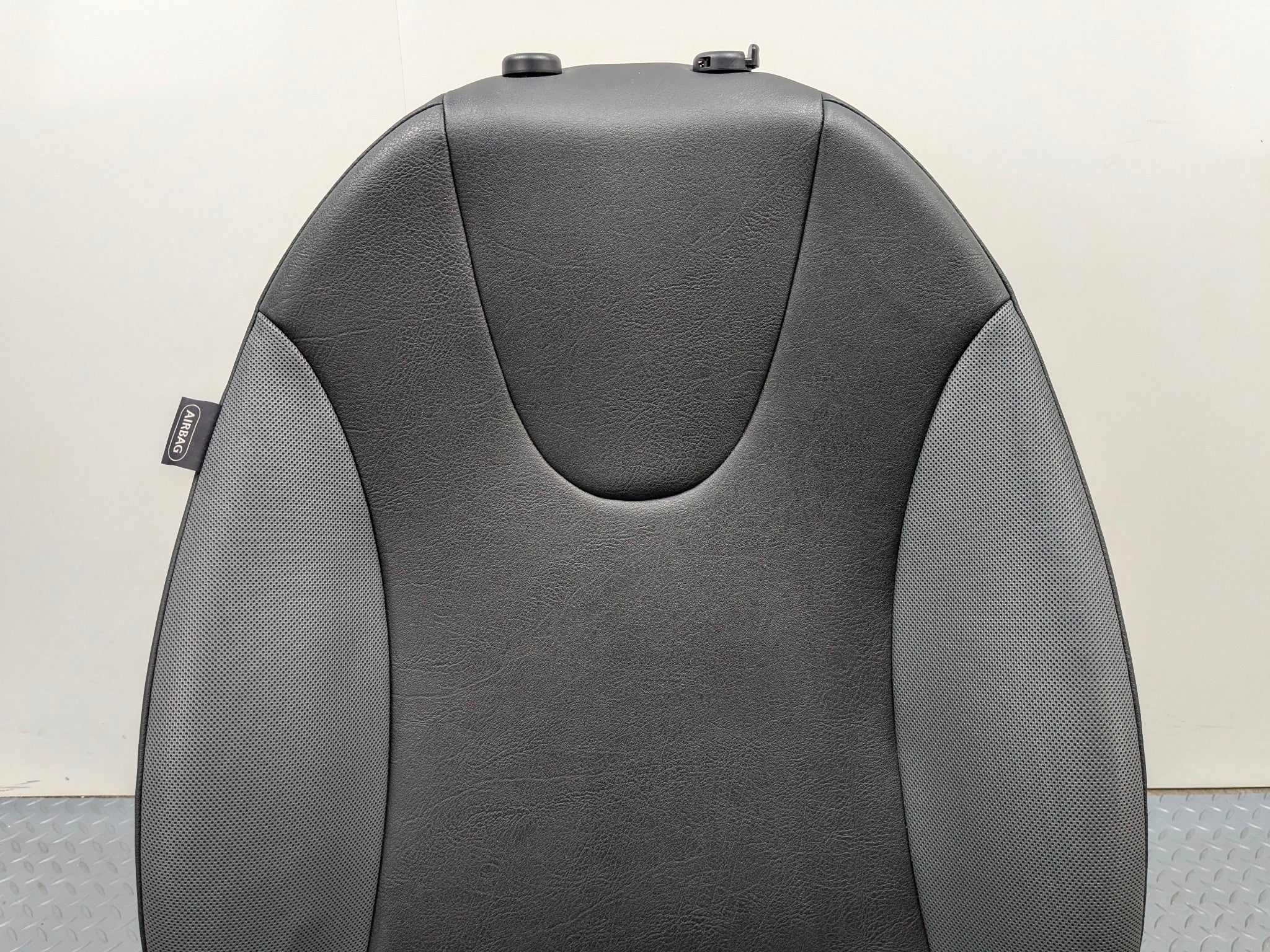 2006 - 2013 OEM MINI COOPER FRONT RIGHT PASSENGER SIDE SEAT WITH SEATBELT BUCKLE