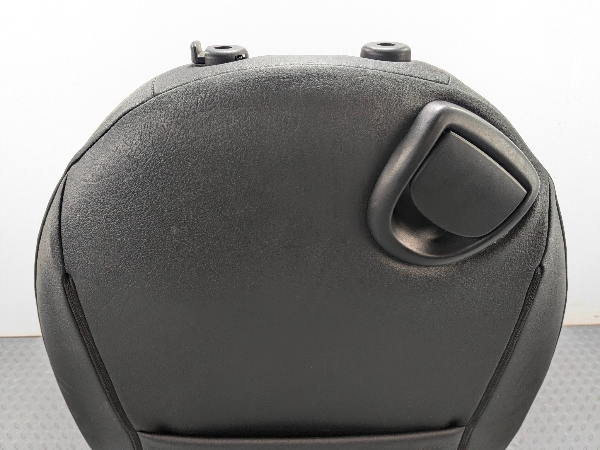 2006 - 2013 OEM MINI COOPER FRONT RIGHT PASSENGER SIDE SEAT WITH SEATBELT BUCKLE