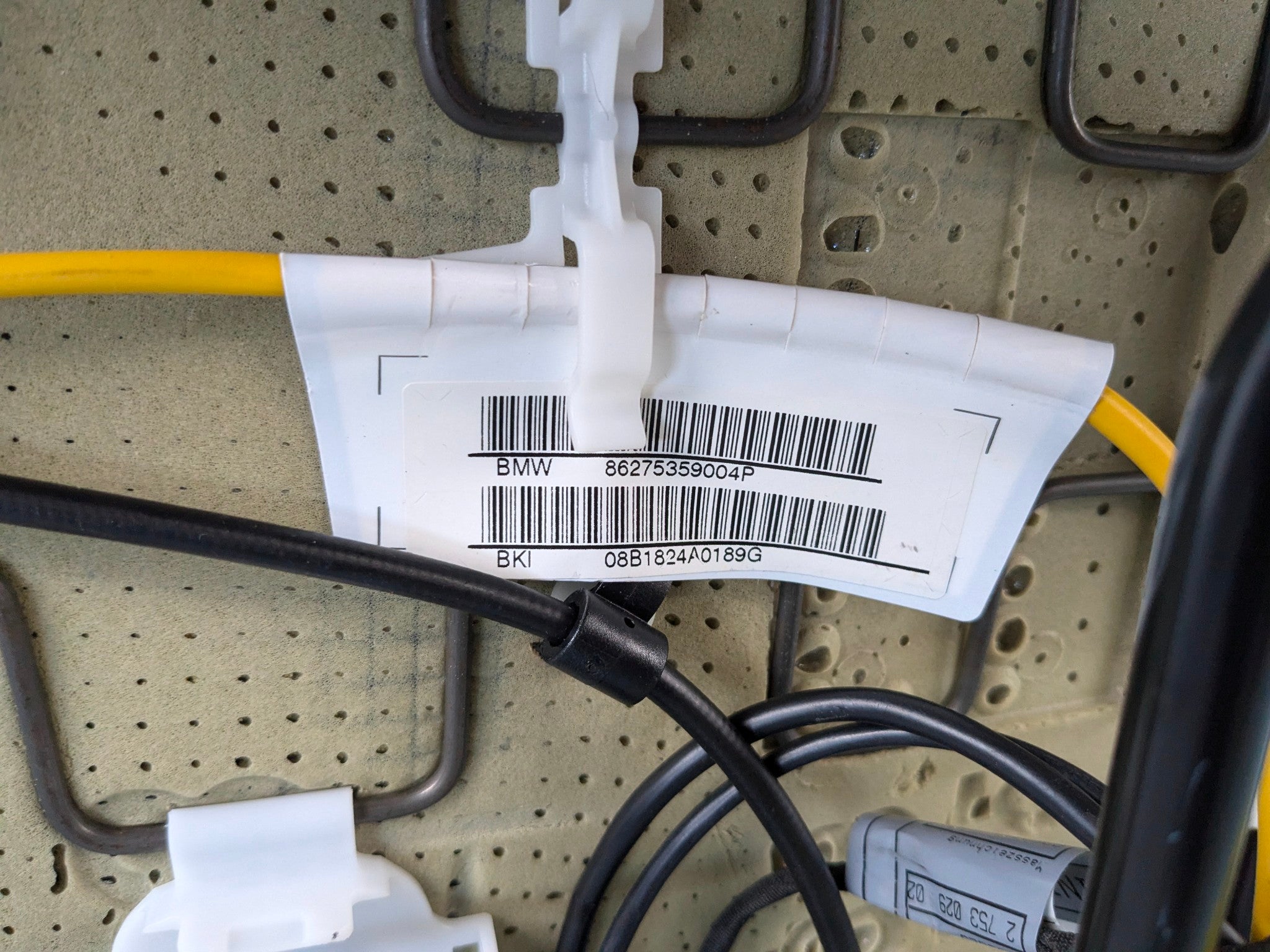 2006 - 2013 OEM MINI COOPER FRONT RIGHT PASSENGER SIDE SEAT WITH SEATBELT BUCKLE