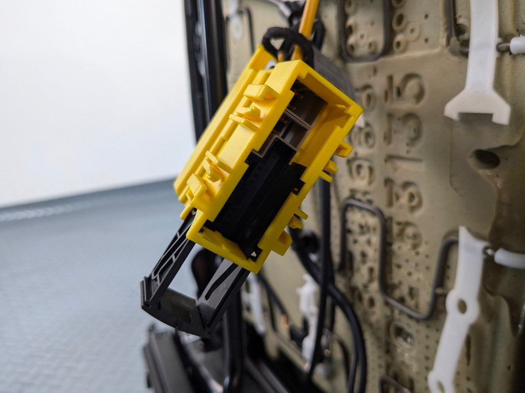 2006 - 2013 OEM MINI COOPER FRONT RIGHT PASSENGER SIDE SEAT WITH SEATBELT BUCKLE