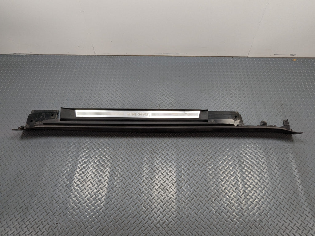 2006 - 2013 OEM MINI COOPER LEFT DRIVER SIDE ROCKER PANEL MOLDING