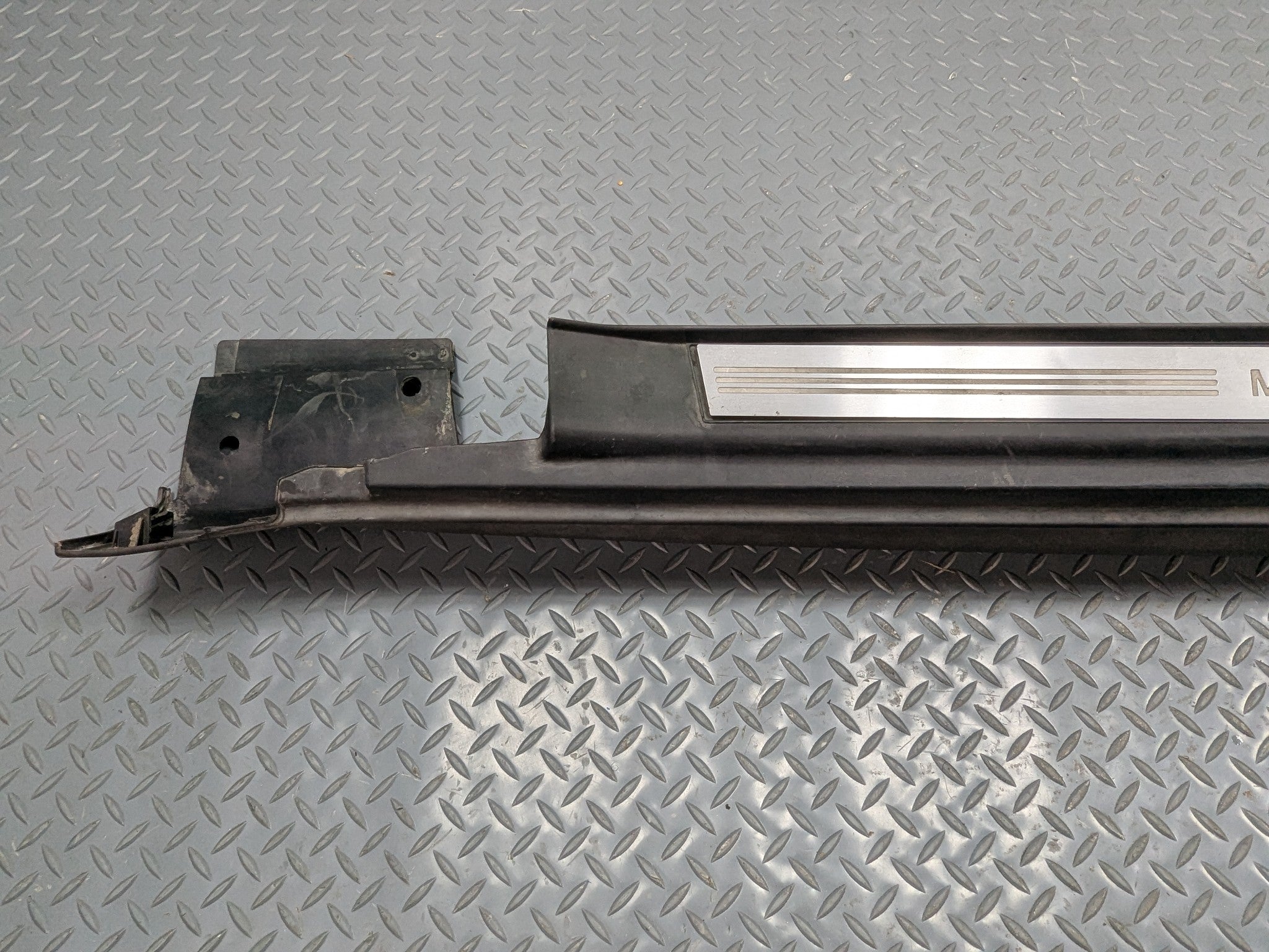 2006 - 2013 OEM MINI COOPER LEFT DRIVER SIDE ROCKER PANEL MOLDING