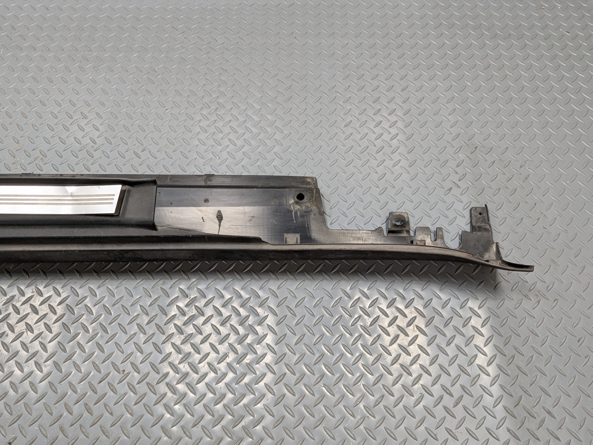 2006 - 2013 OEM MINI COOPER LEFT DRIVER SIDE ROCKER PANEL MOLDING