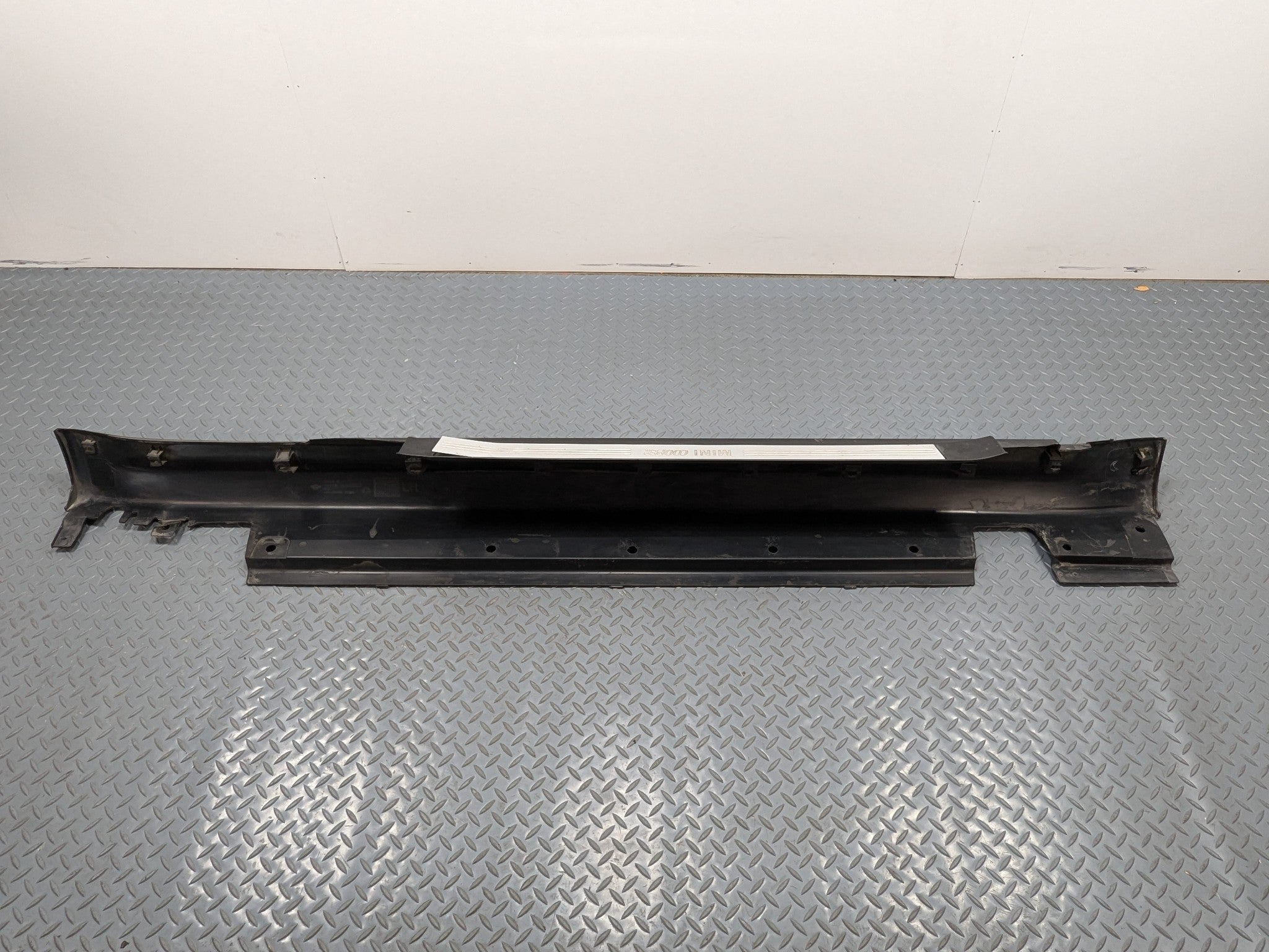 2006 - 2013 OEM MINI COOPER LEFT DRIVER SIDE ROCKER PANEL MOLDING