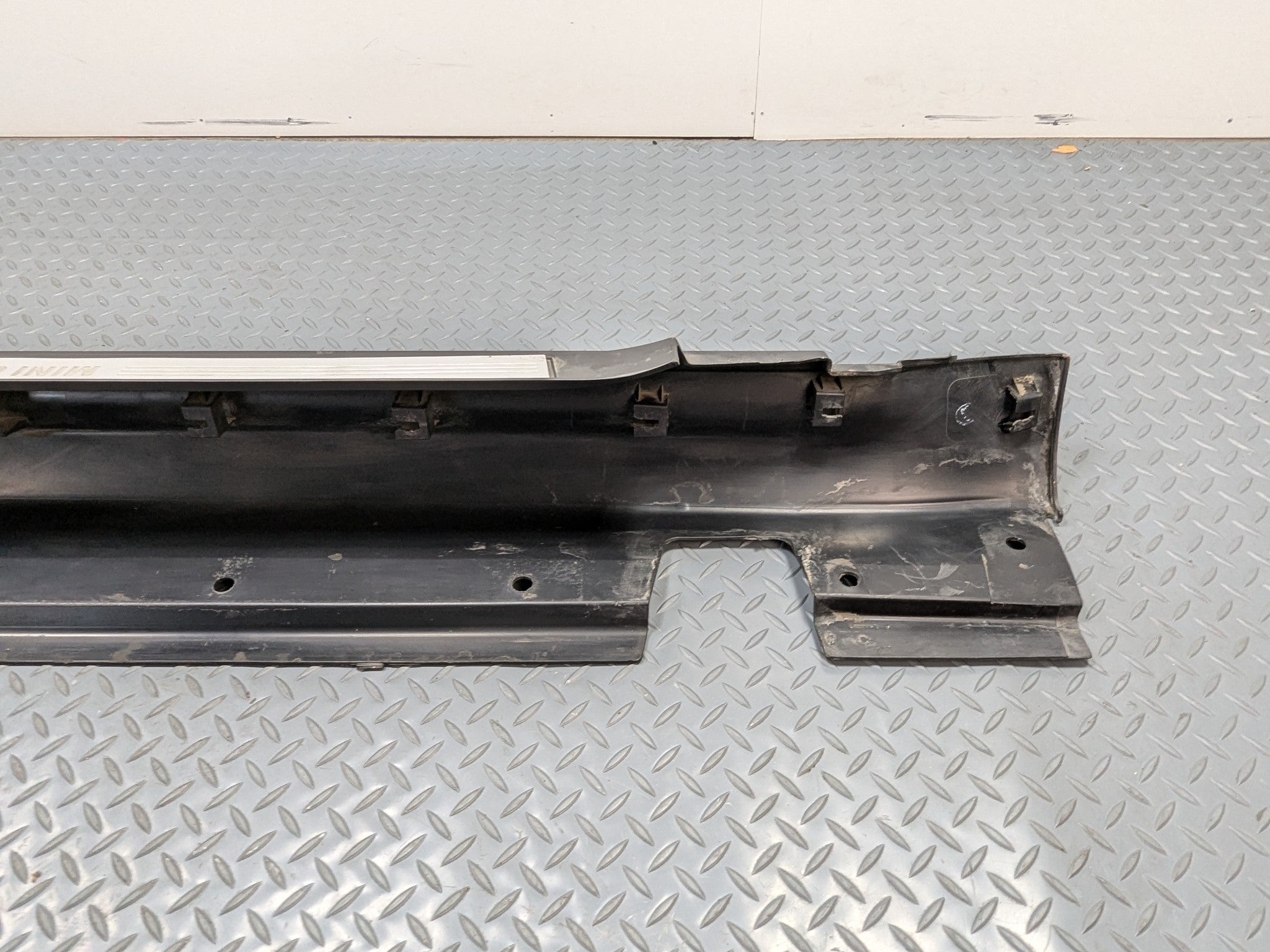 2006 - 2013 OEM MINI COOPER LEFT DRIVER SIDE ROCKER PANEL MOLDING