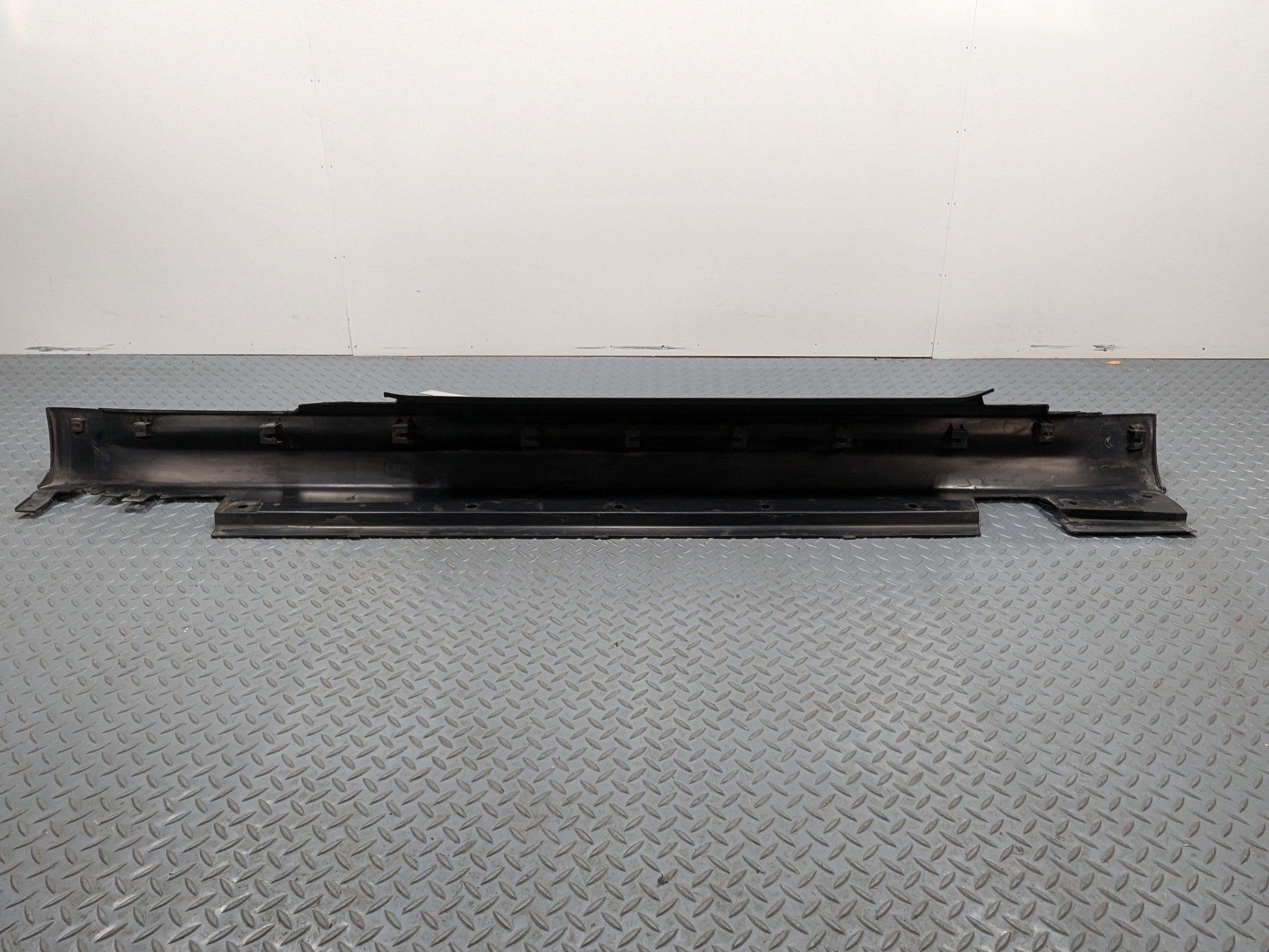 2006 - 2013 OEM MINI COOPER LEFT DRIVER SIDE ROCKER PANEL MOLDING