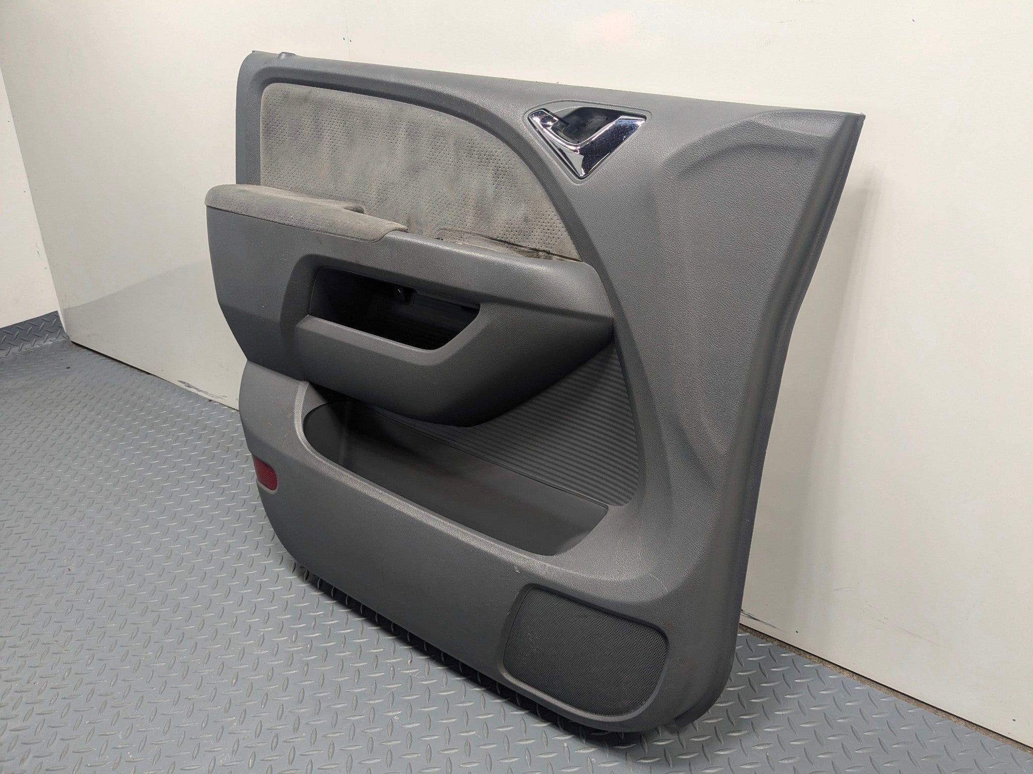 05 - 10 OEM HONDA ODYSSEY FRONT LEFT DRIVER SIDE INTERIOR DOOR TRIM PANEL