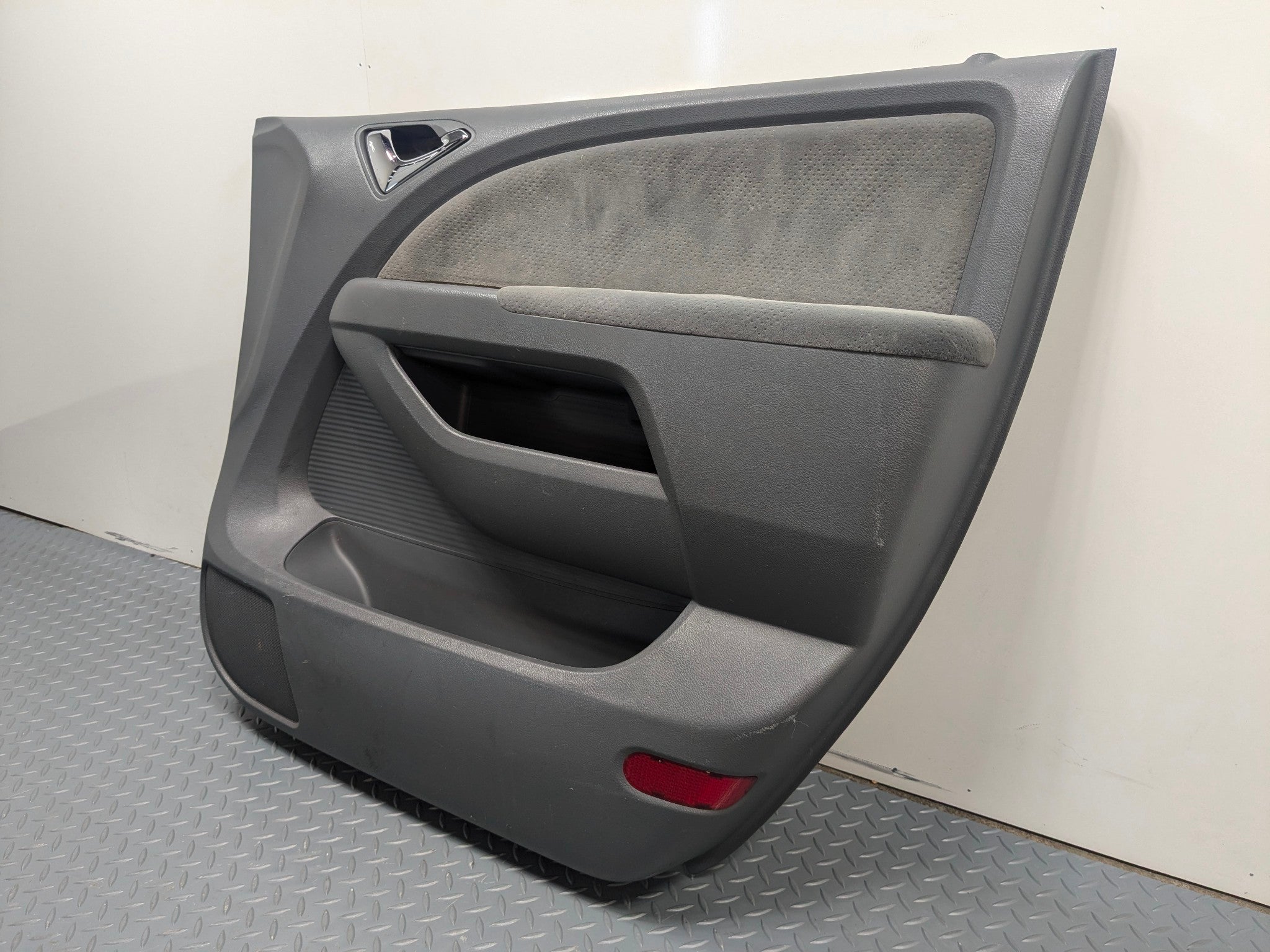 05 - 10 OEM HONDA ODYSSEY FRONT RIGHT PASSENGER SIDE INTERIOR DOOR TRIM PANEL