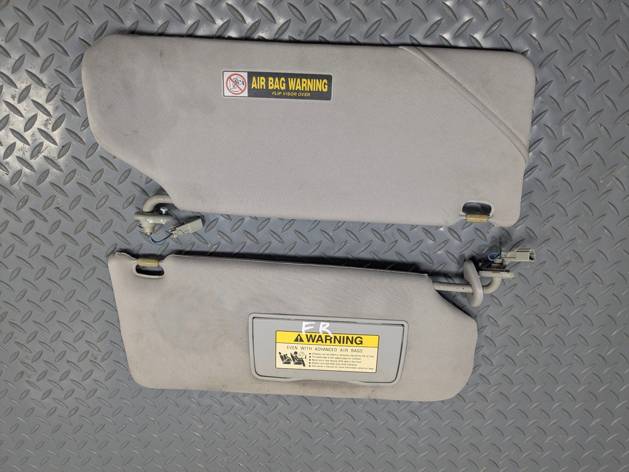 05 - 10 OEM HONDA ODYSSEY FRONT LEFT AND RIGHT INTERIOR ROOF SUN VISOR SET