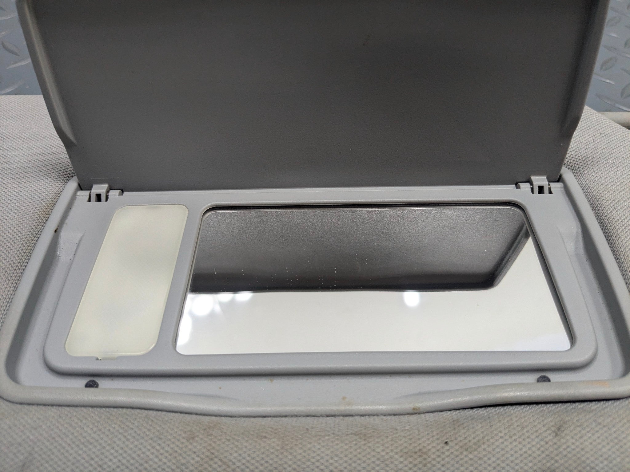 05 - 10 OEM HONDA ODYSSEY FRONT LEFT AND RIGHT INTERIOR ROOF SUN VISOR SET