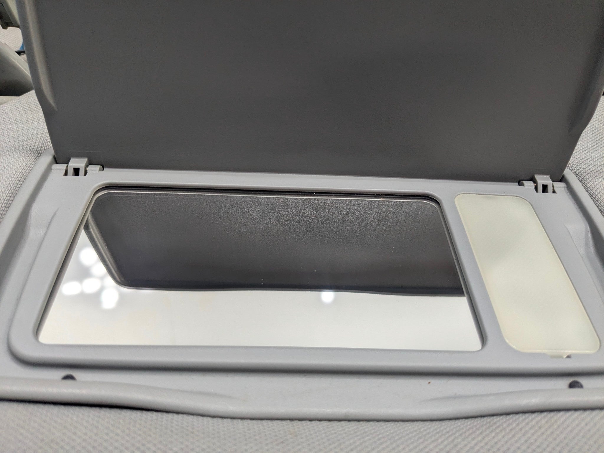 05 - 10 OEM HONDA ODYSSEY FRONT LEFT AND RIGHT INTERIOR ROOF SUN VISOR SET