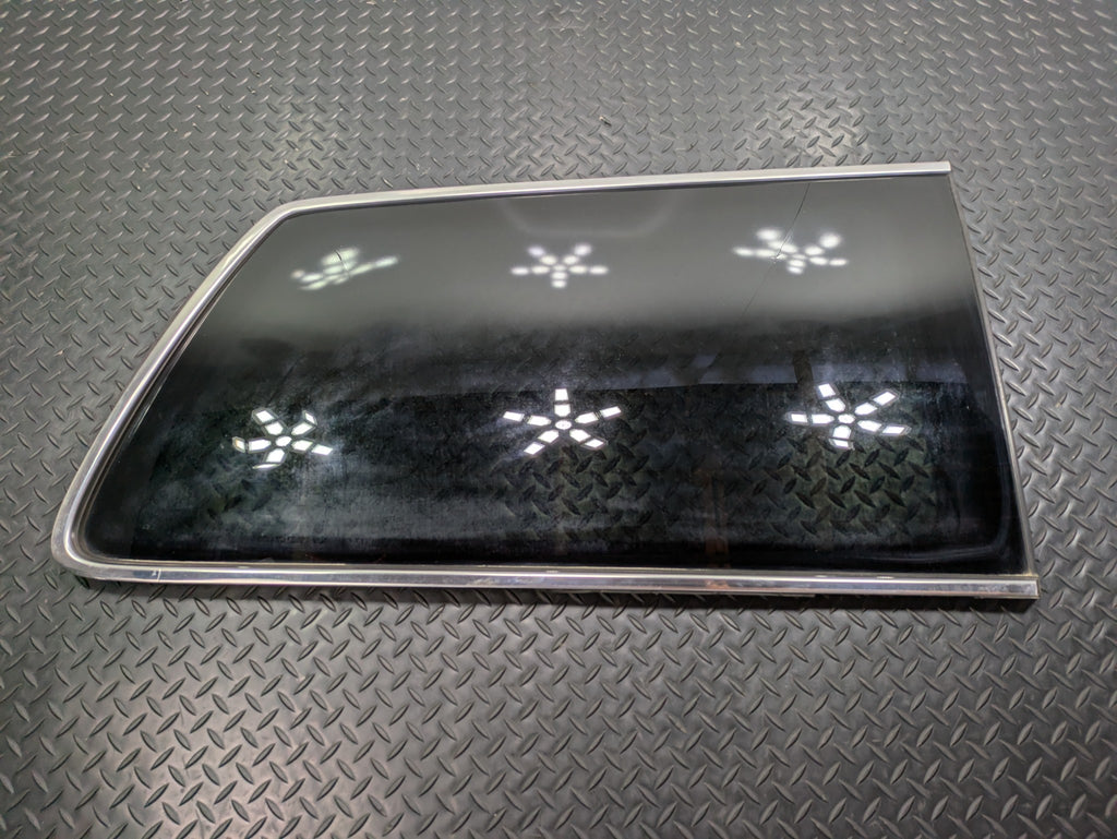 05 - 10 OEM HONDA ODYSSEY REAR RIGHT PASSENGER SIDE DOOR WINDOW QUARTER GLASS
